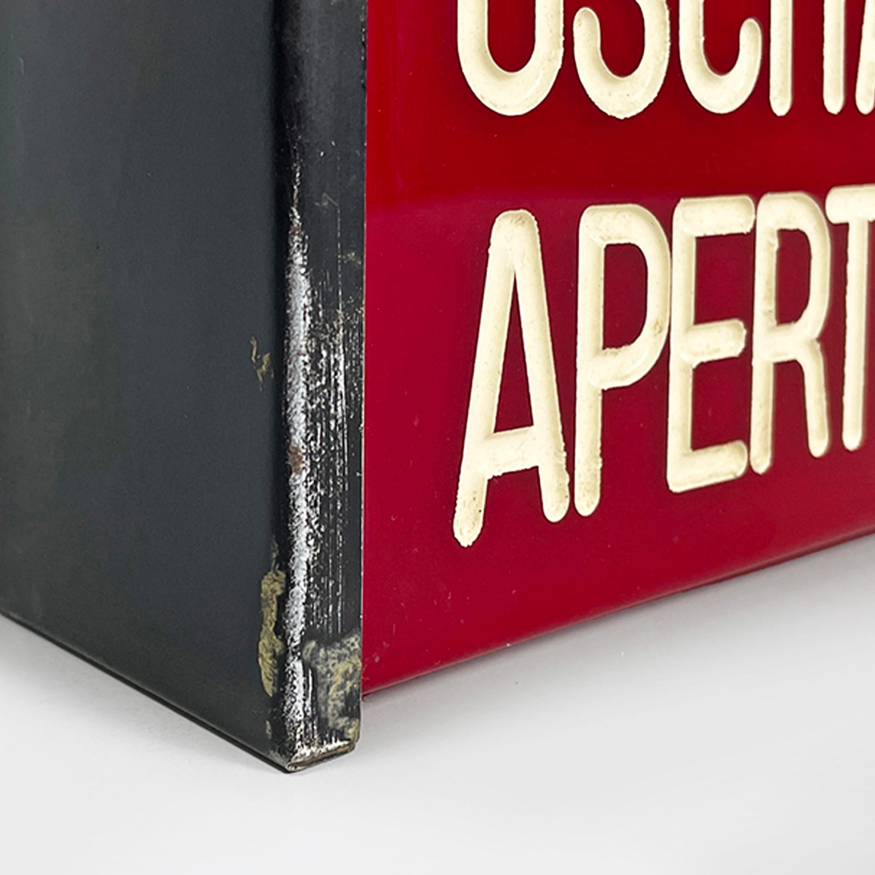 Rotes Schreibendes Kino- oder Theaterschild aus Kunststoff und Weiß, 1960er Jahre (Metall) im Angebot