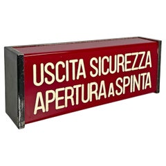Enseigne de cinéma ou de théâtre en plastique rouge, italienne et moderne du milieu du siècle dernier, années 1960.