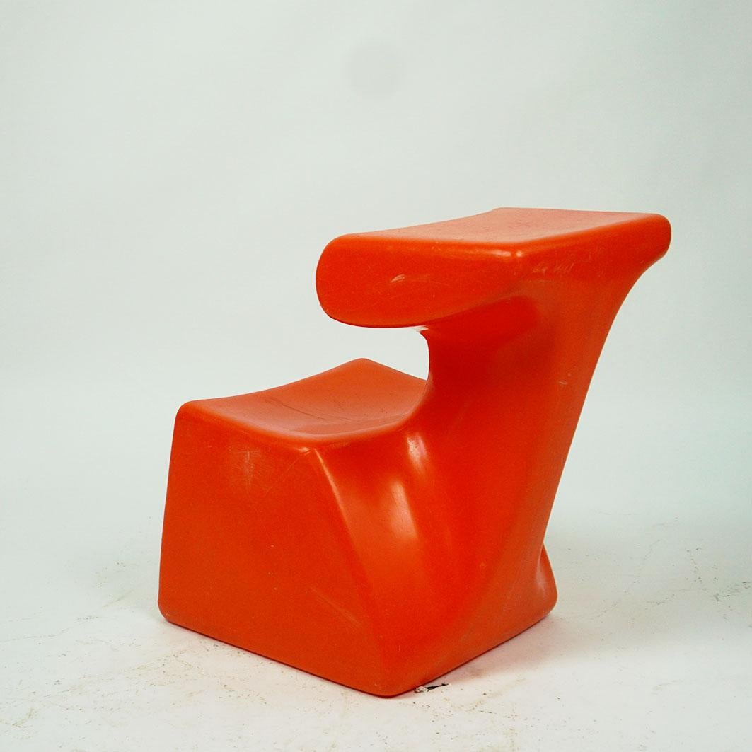Plastic Red plastic Children Chair by Luigi Colani for Top System Burkhard Lübke Germany For Sale