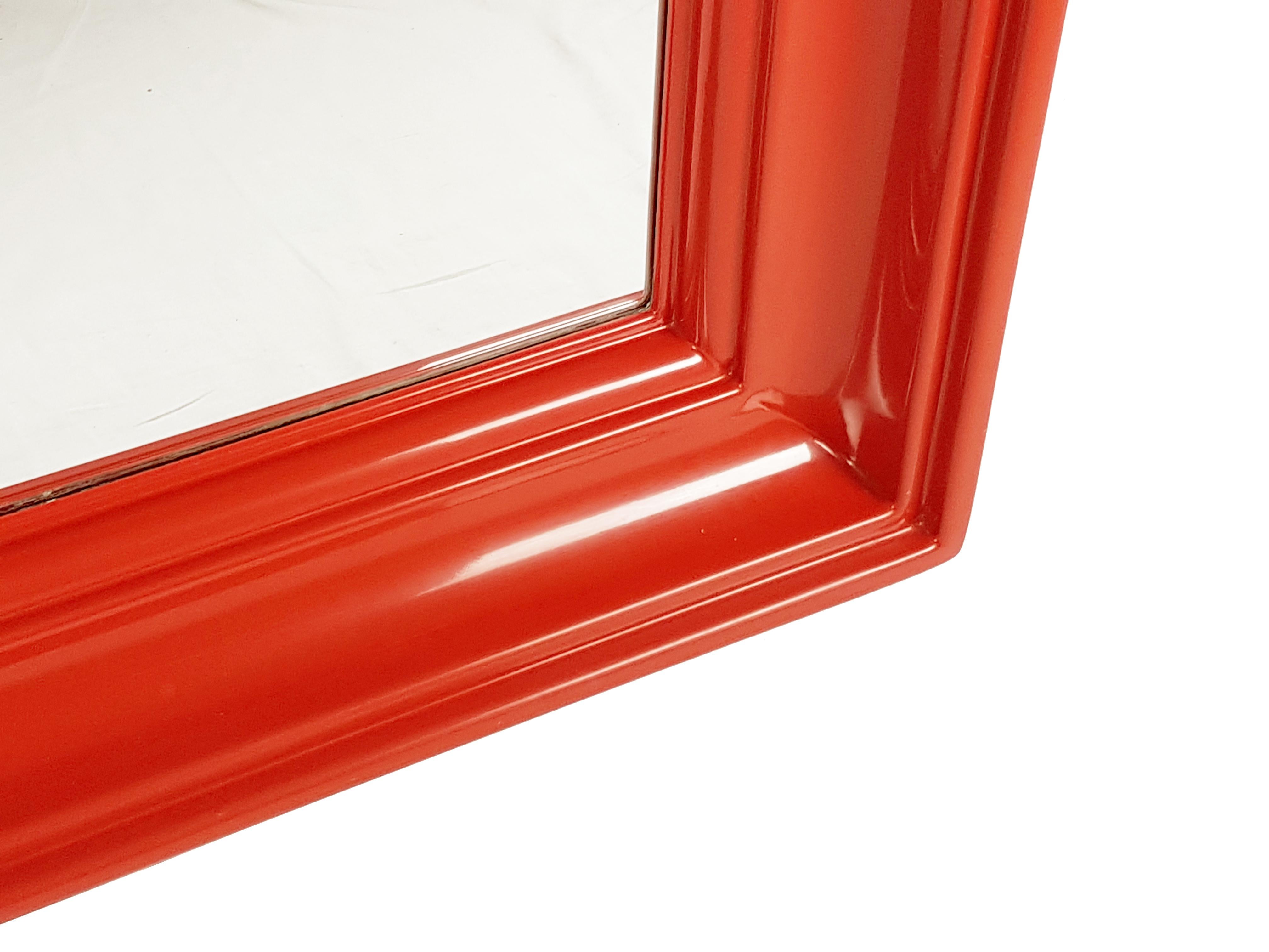 Red Plastic Square 1970s Wall Mirror with Classic Shape Frame In Good Condition In Varese, Lombardia