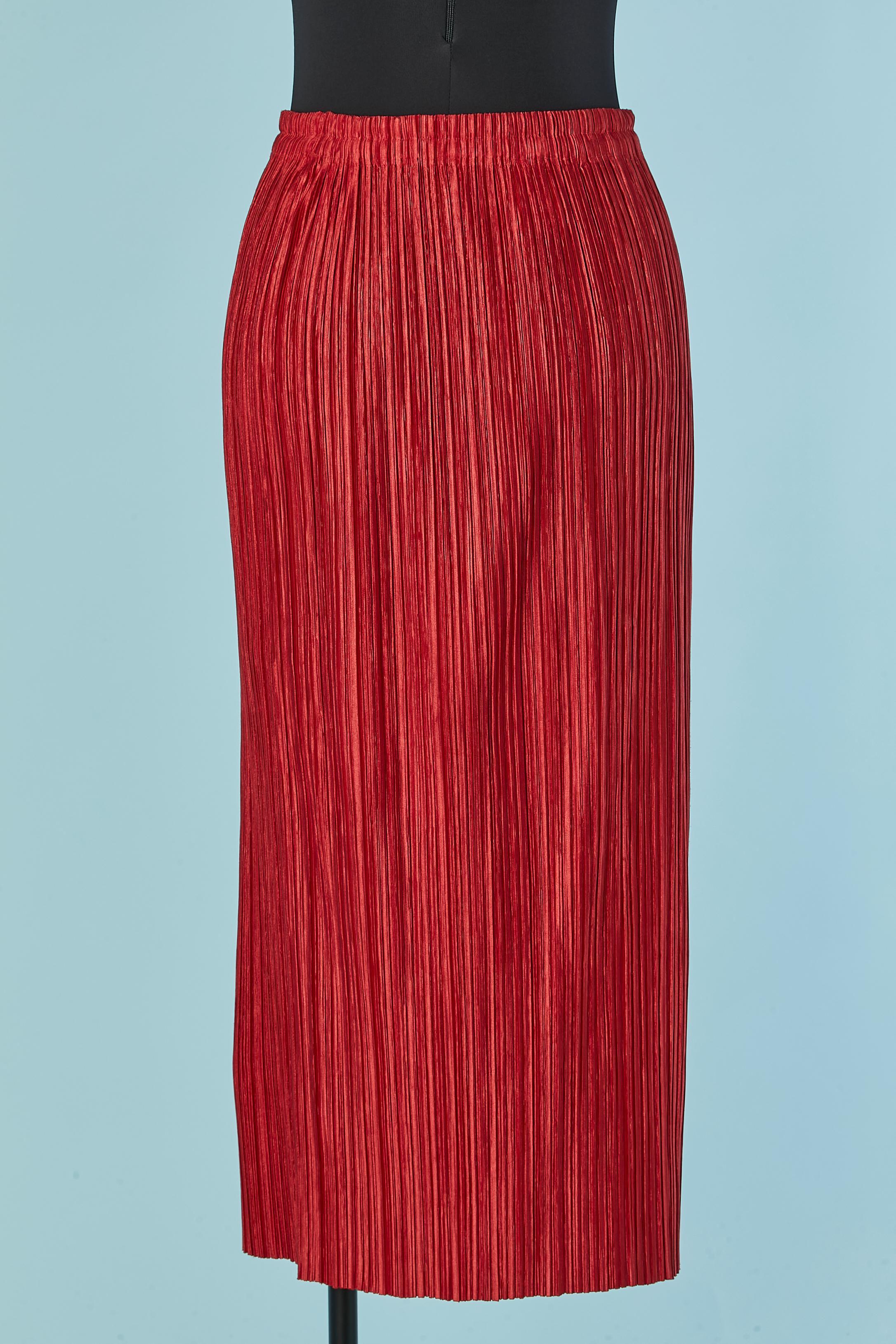 Red pleated skirt ISSEY MIYAKE For Sale 1