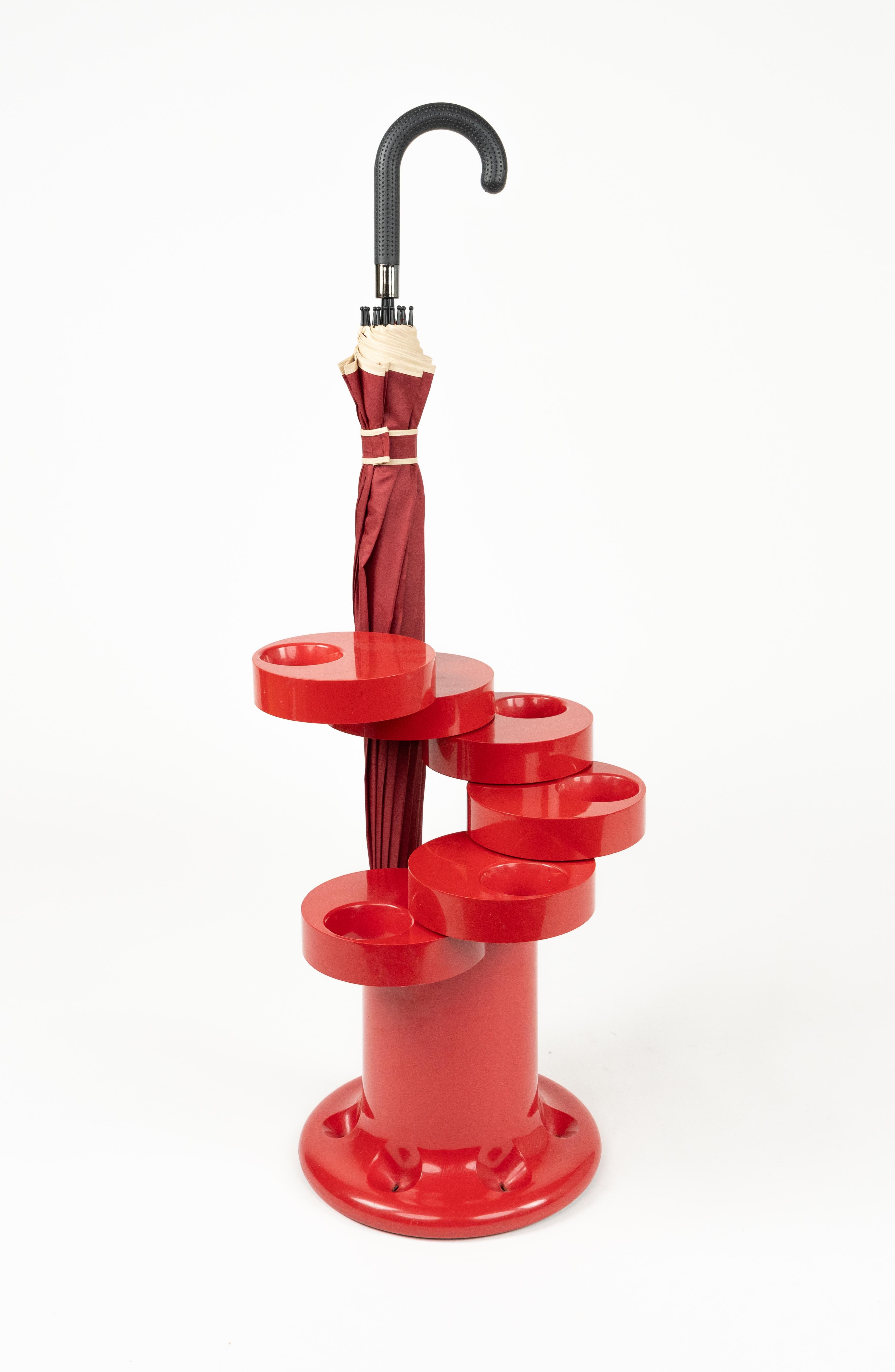 Stand pour Umbrella en Pluvium rouge Giancarlo Piretti pour Anonima Castelli Italie 1970 en vente 5