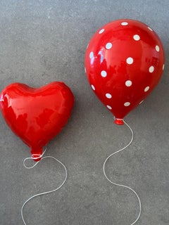 Rote Polka Dot glänzende Keramik Ballon Skulptur handgefertigt für Wand oder Decke Big