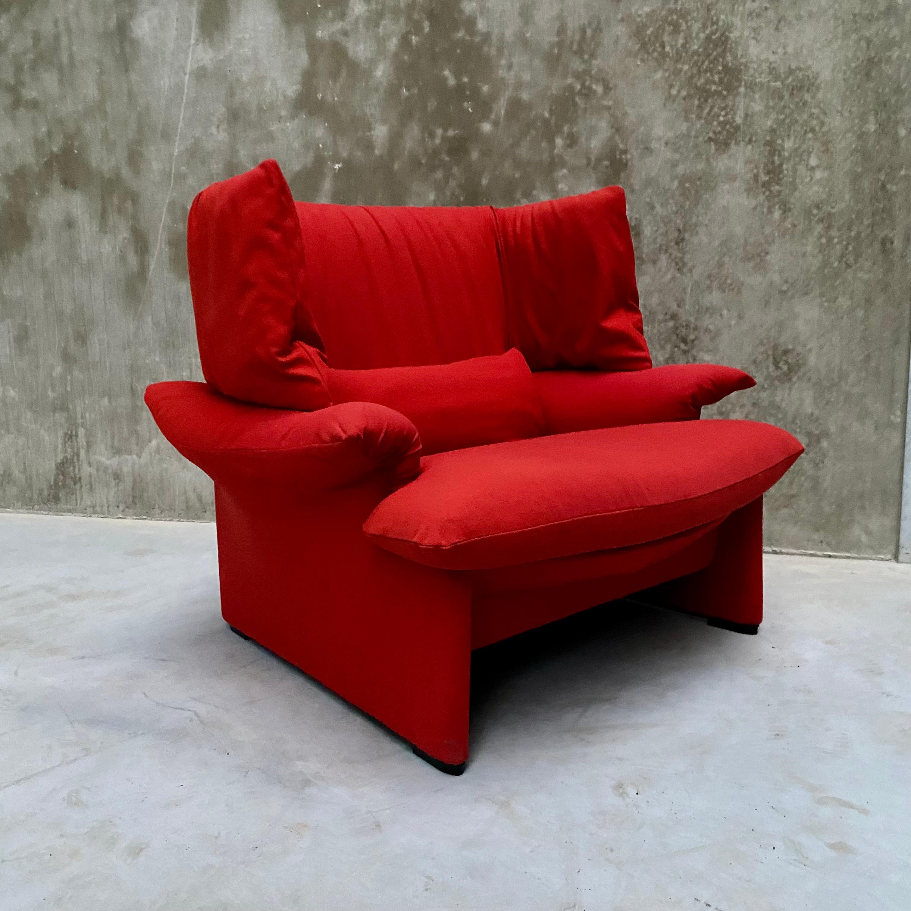 Fauteuil de salon Wingback rouge « Poltovenere » de Vico Magistretti pour Cassina, Italie Bon état - En vente à DE MEERN, NL