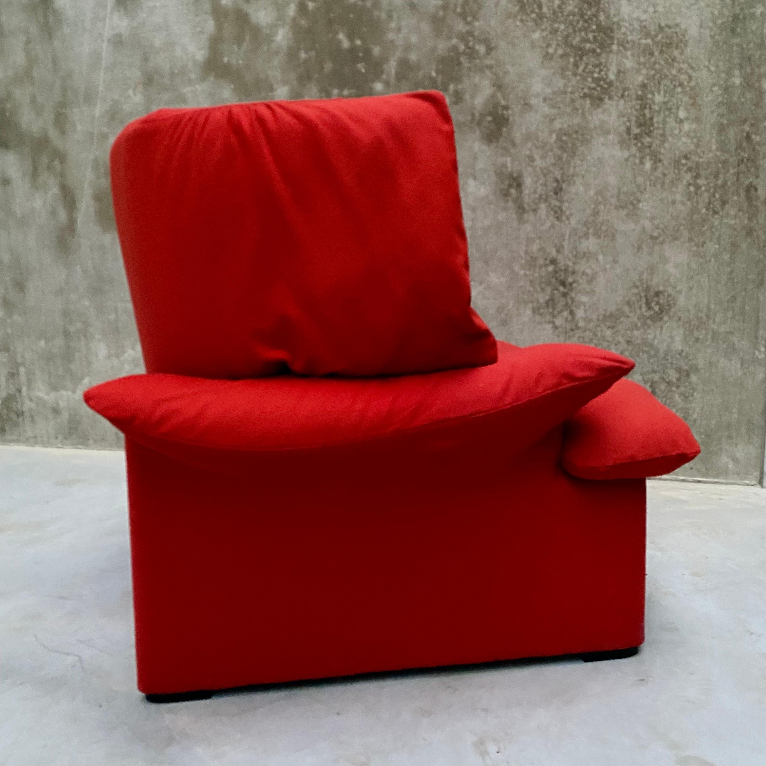 Fauteuil de salon Wingback rouge « Poltovenere » de Vico Magistretti pour Cassina, Italie en vente 2