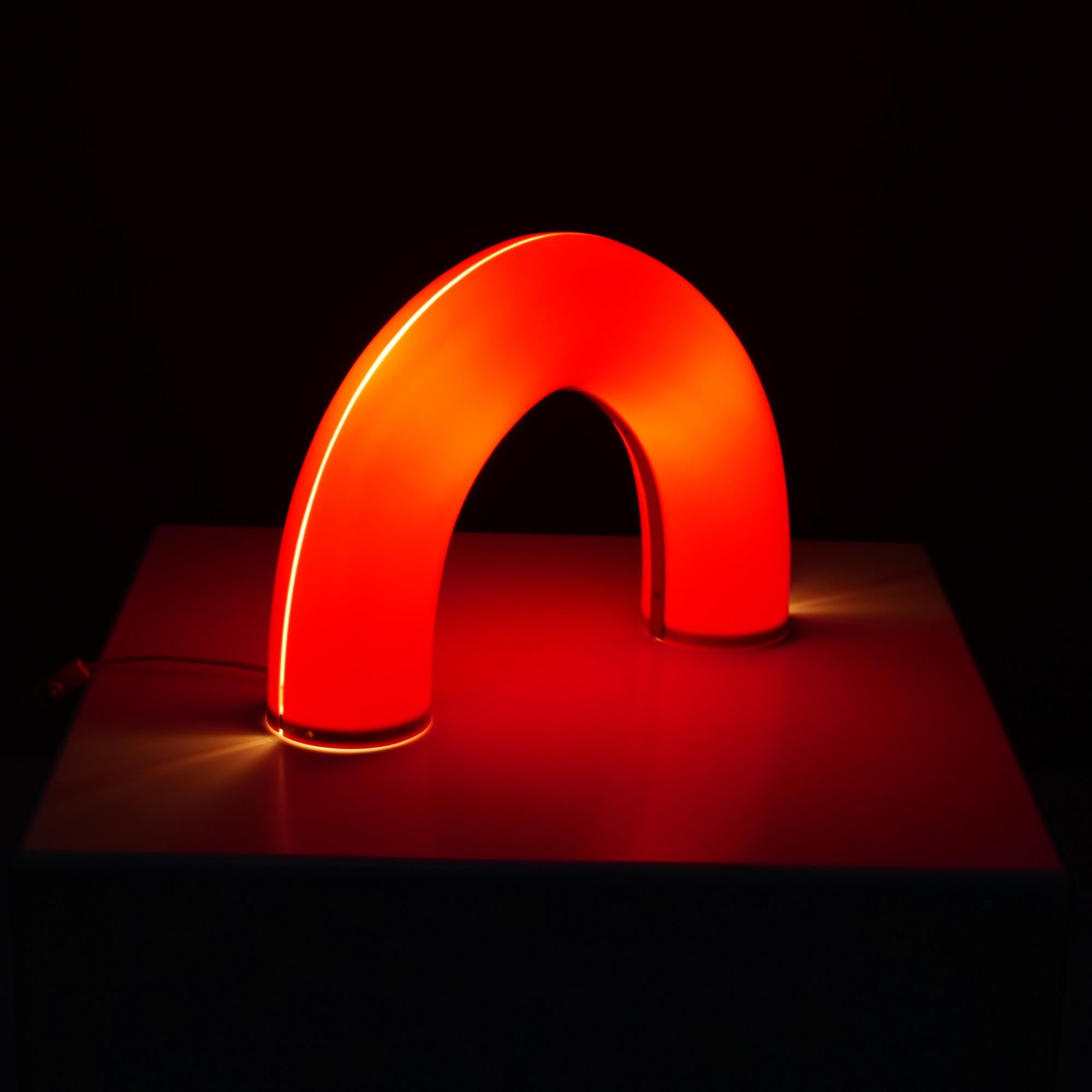 red pop art bow ring table lamp by Temde In Good Condition For Sale In Saarbrücken, SL