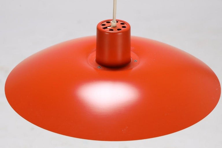 Red Poul Henningsen Lamp, Danish Design In Good Condition For Sale In Chorzów, PL
