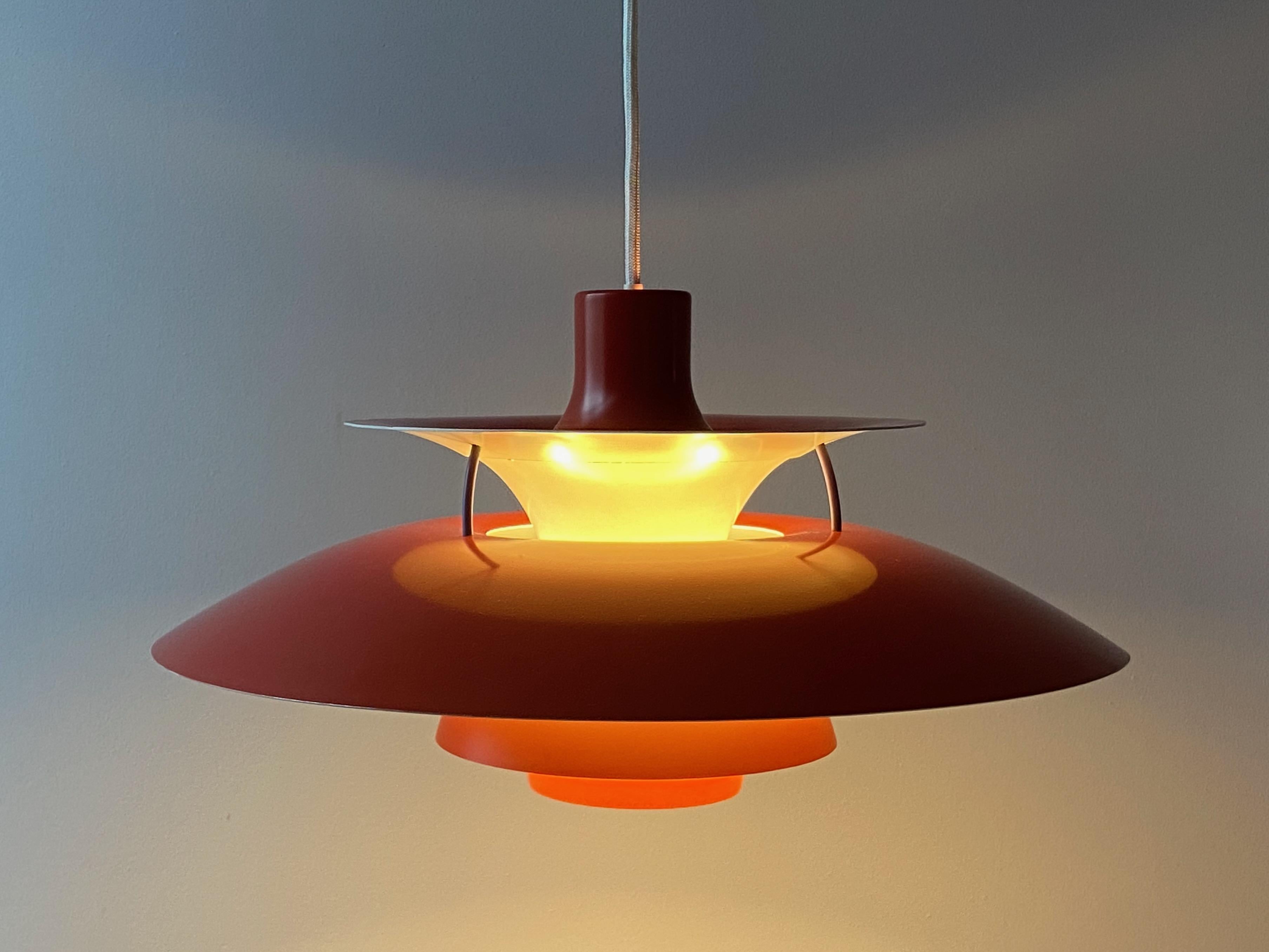 Lampe à suspension PH 5 rouge Poul Henningsen de Louis Poulsen, Danemark 5