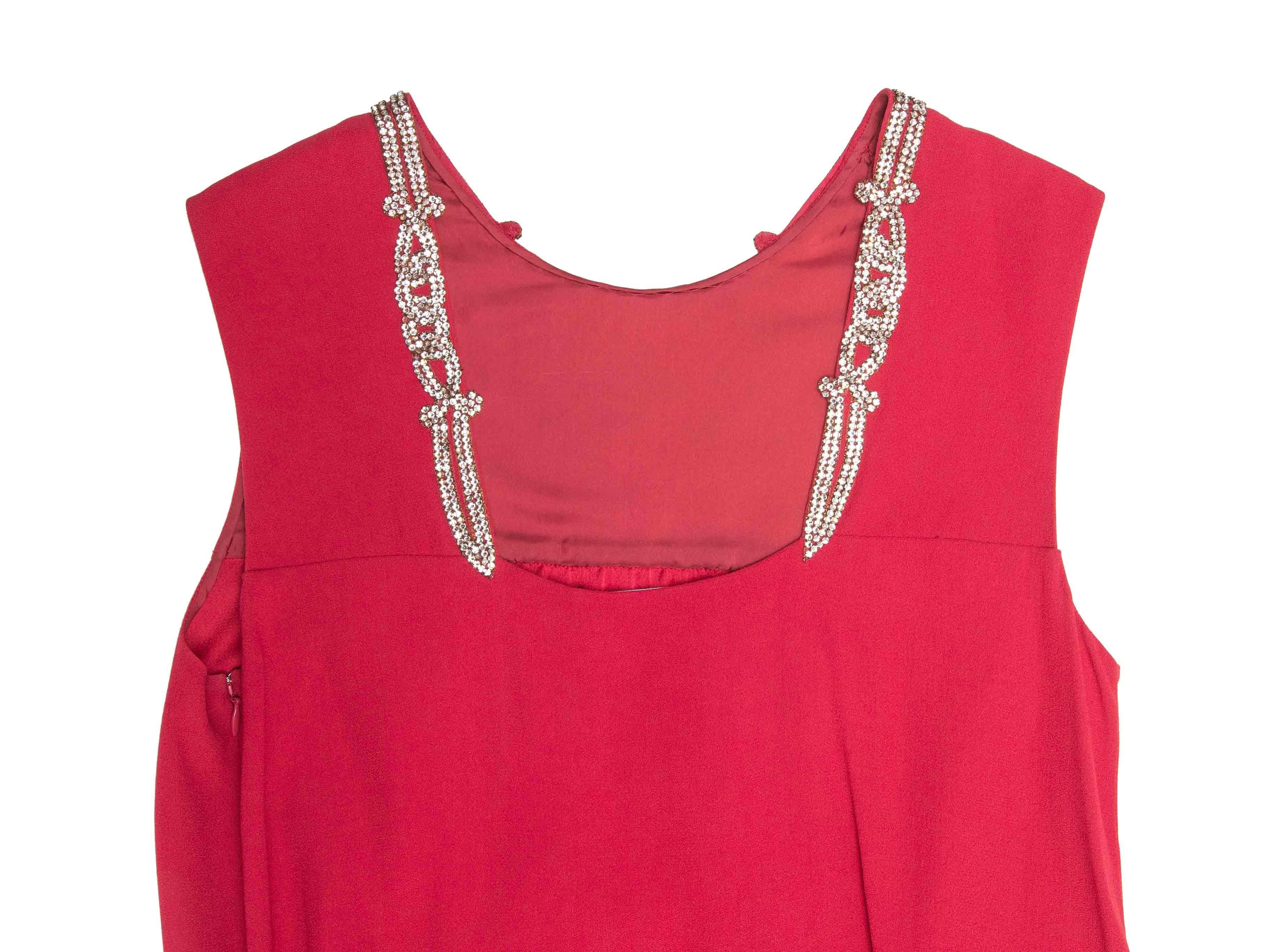 Robe sans manches ornée de strass rouge de Prada Taille IT 42 Bon état - En vente à New York, NY