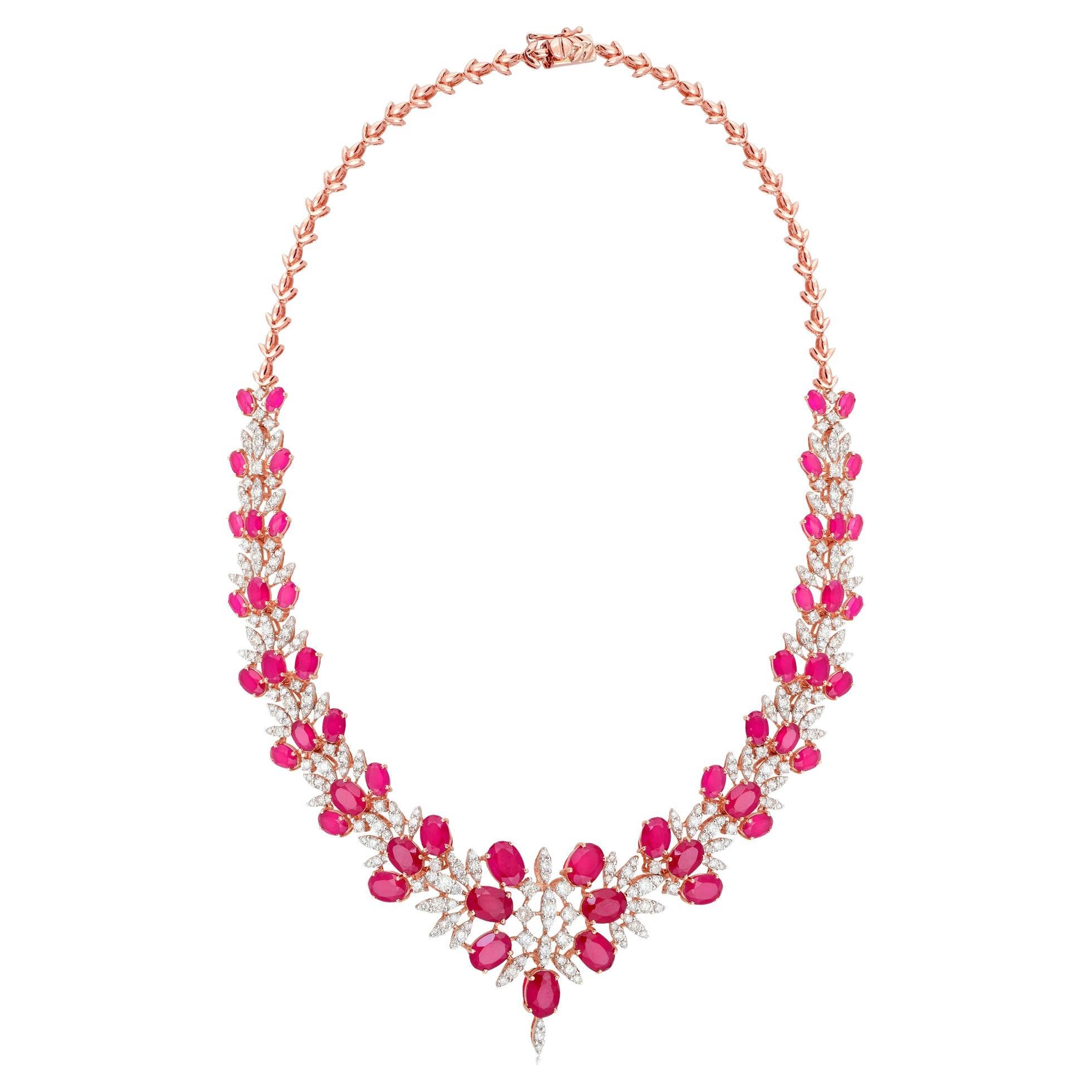 Collana girocollo con gemme lavorate rosse con pavé di diamanti in oro rosa 14K Gioielli di pregio