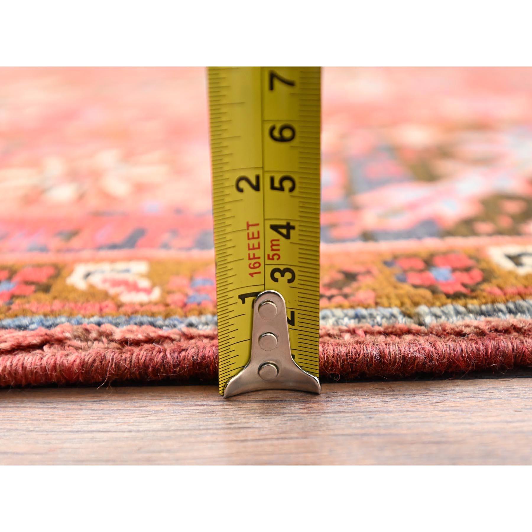 Tapis Heriz de style bohème vintage en pure laine rouge, noué à la main, à l'aspect rustique en vente 3