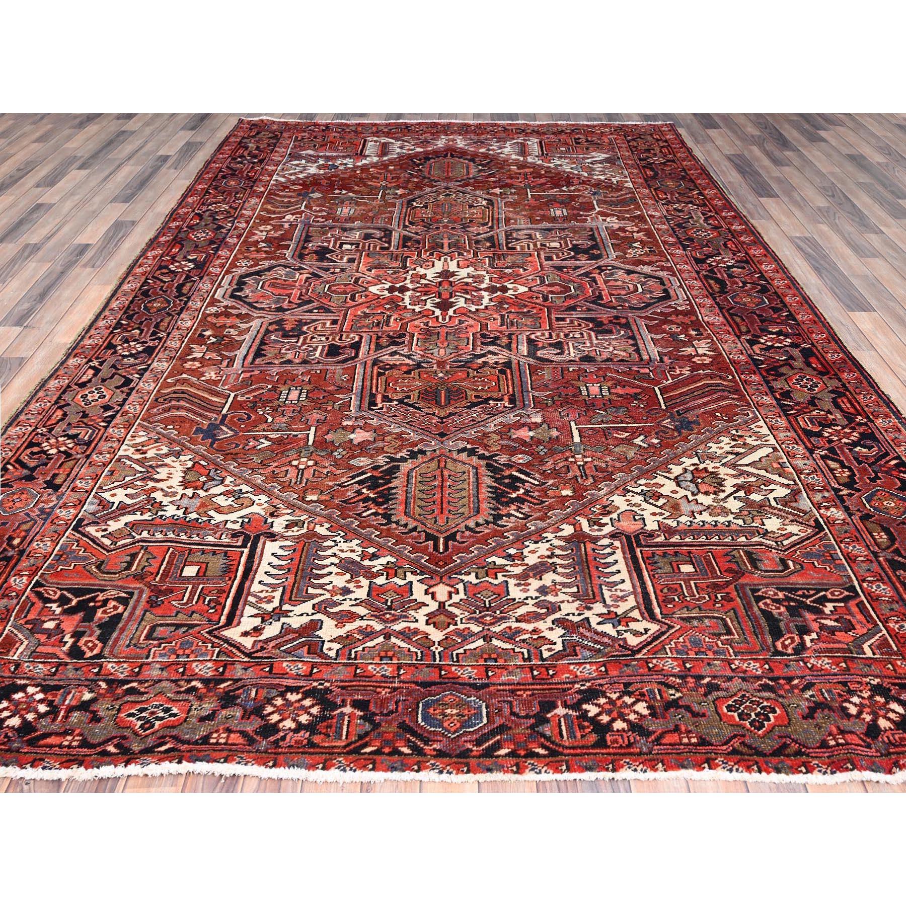 Perse Tapis persan Heriz nettoyé professionnellement, rouge pure laine nouée à la main en vente