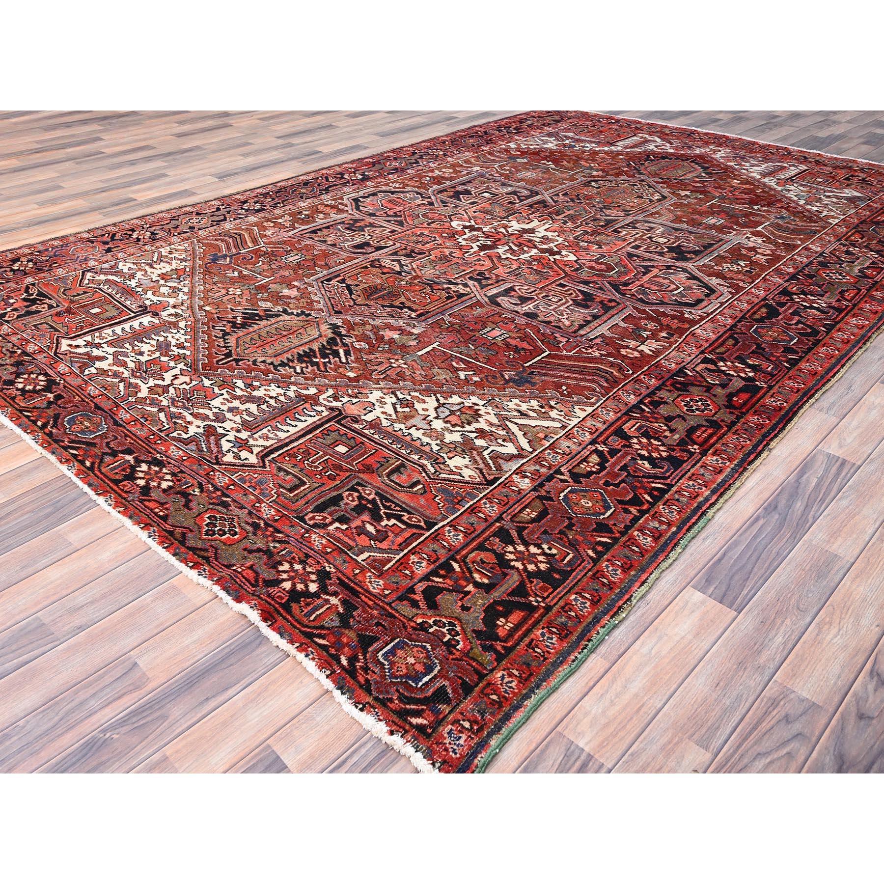 Noué à la main Tapis persan Heriz nettoyé professionnellement, rouge pure laine nouée à la main en vente