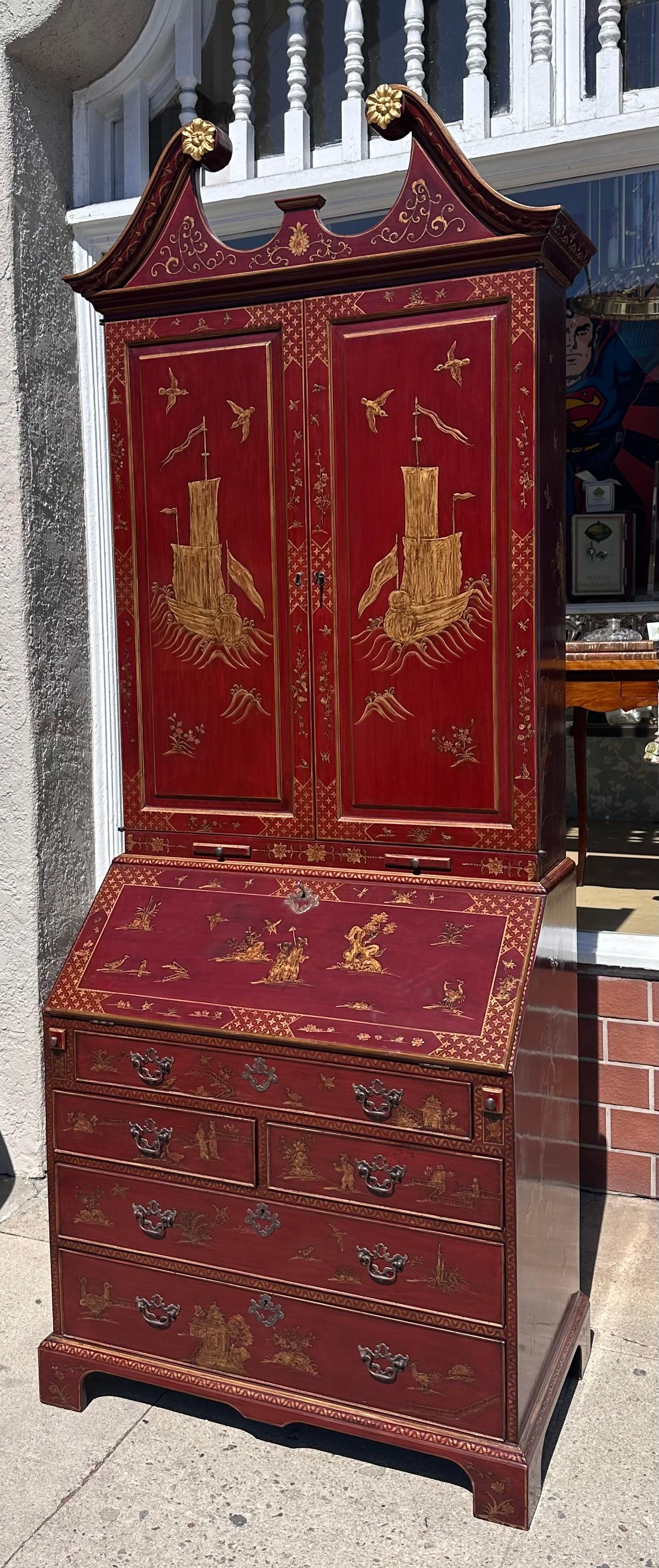 Bois Bibliothèque secrétaire de bureau de style Queen Anne rouge Burton-Ching Chinoiserie en vente