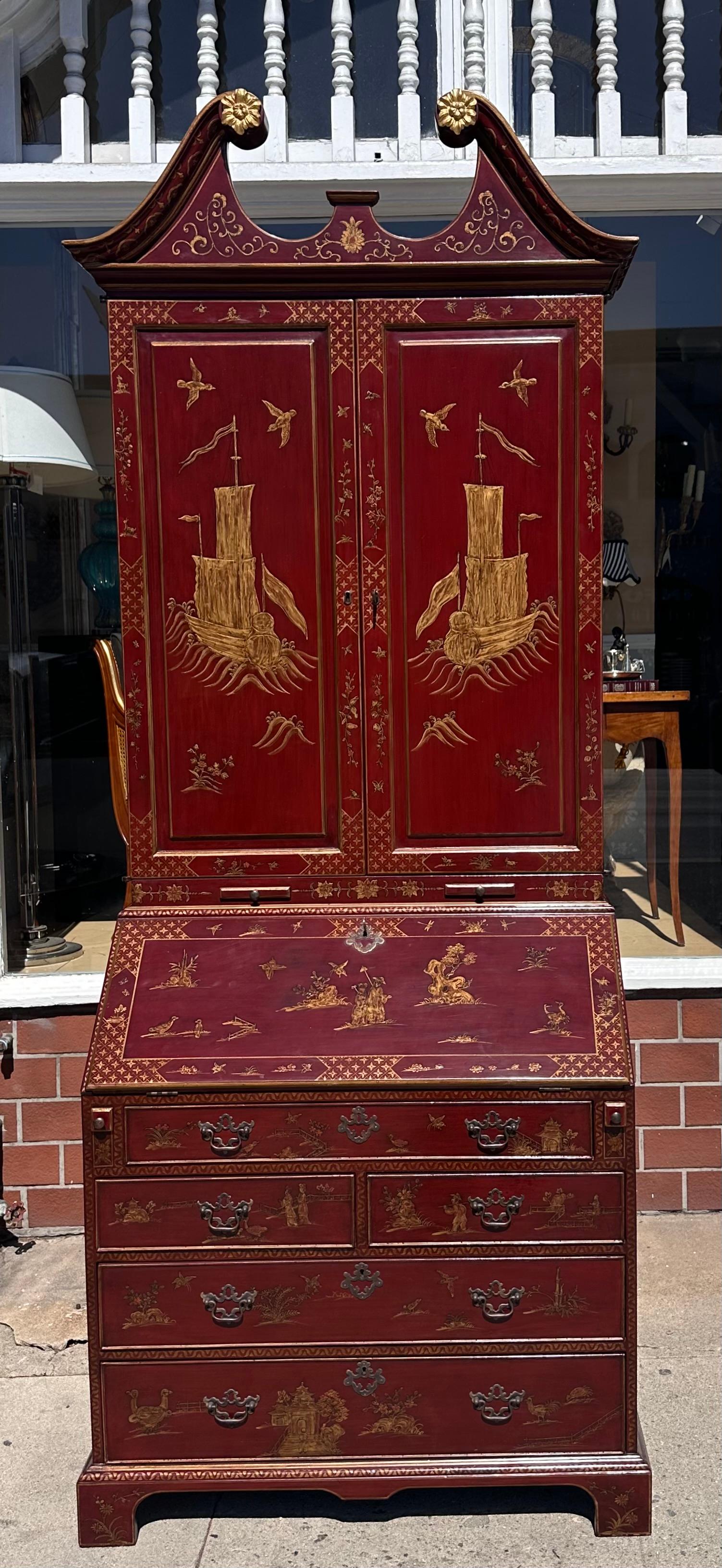 Bibliothèque secrétaire de bureau de style Queen Anne rouge Burton-Ching Chinoiserie en vente 1