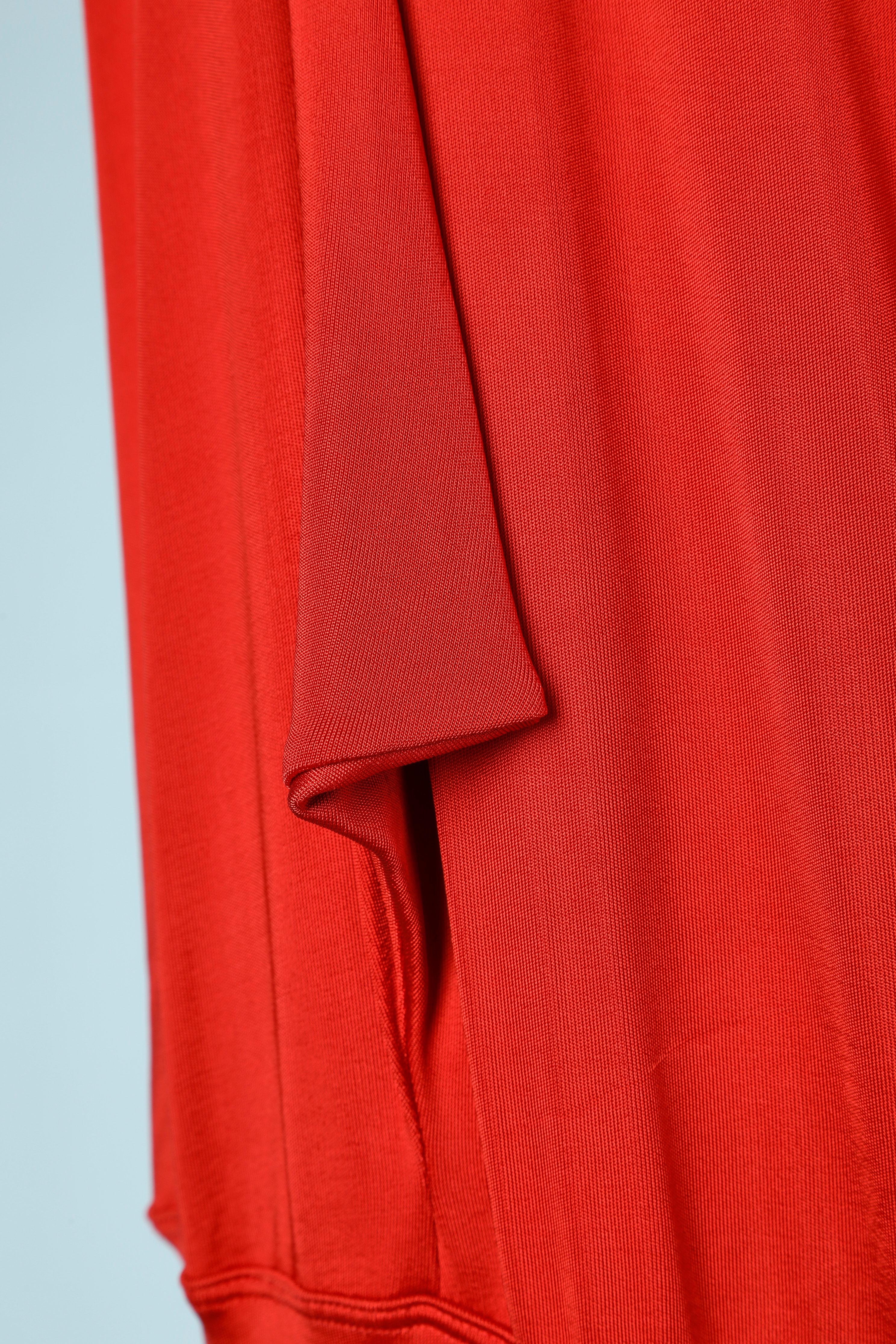 Red rayon asymmetrical dress. Fabric composition: 96% rayon, 4% elastane 
NEW with tag. Cut work on the hips.
SIZE M