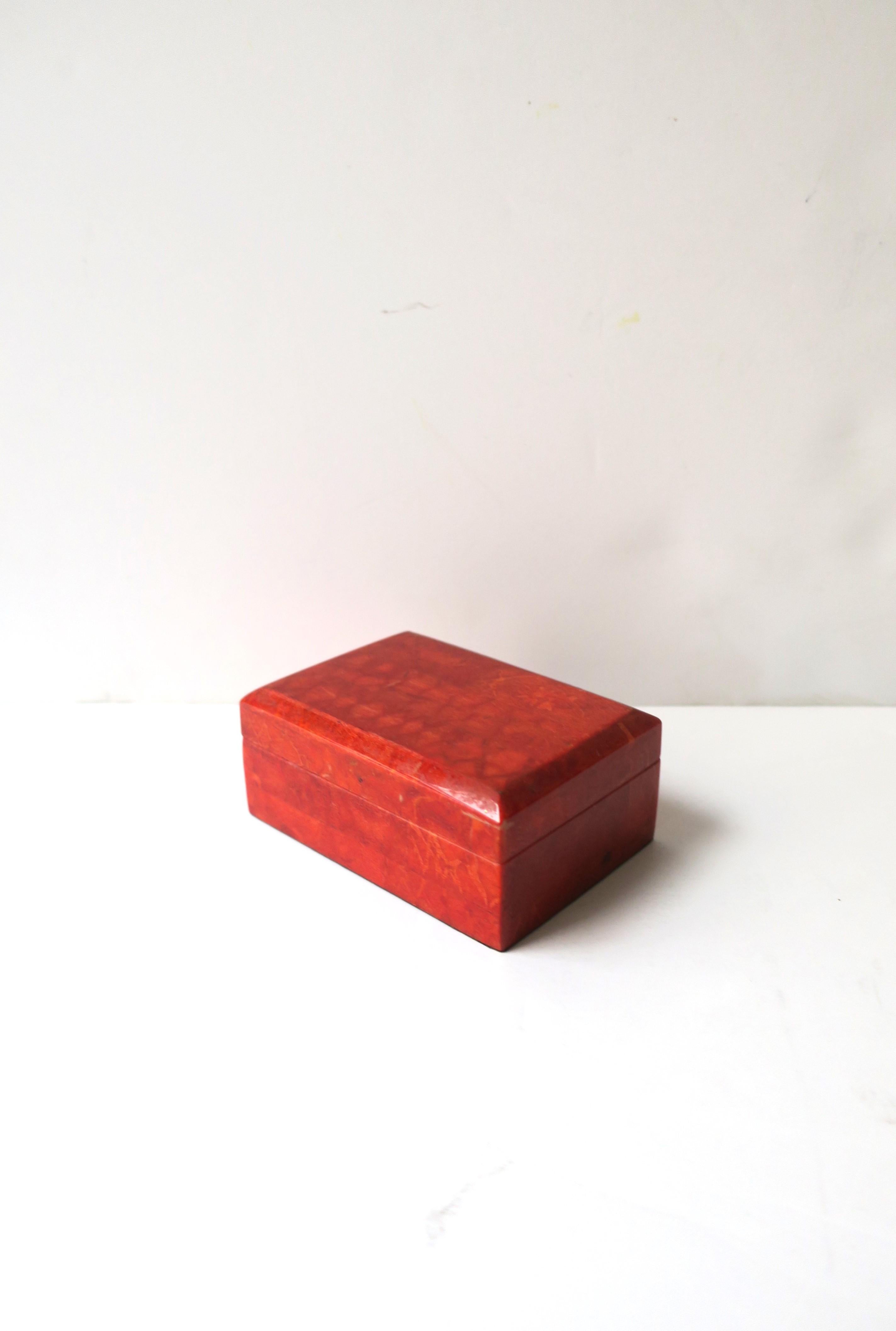 Red Resin Jewelry Box In Good Condition For Sale In New York, NY