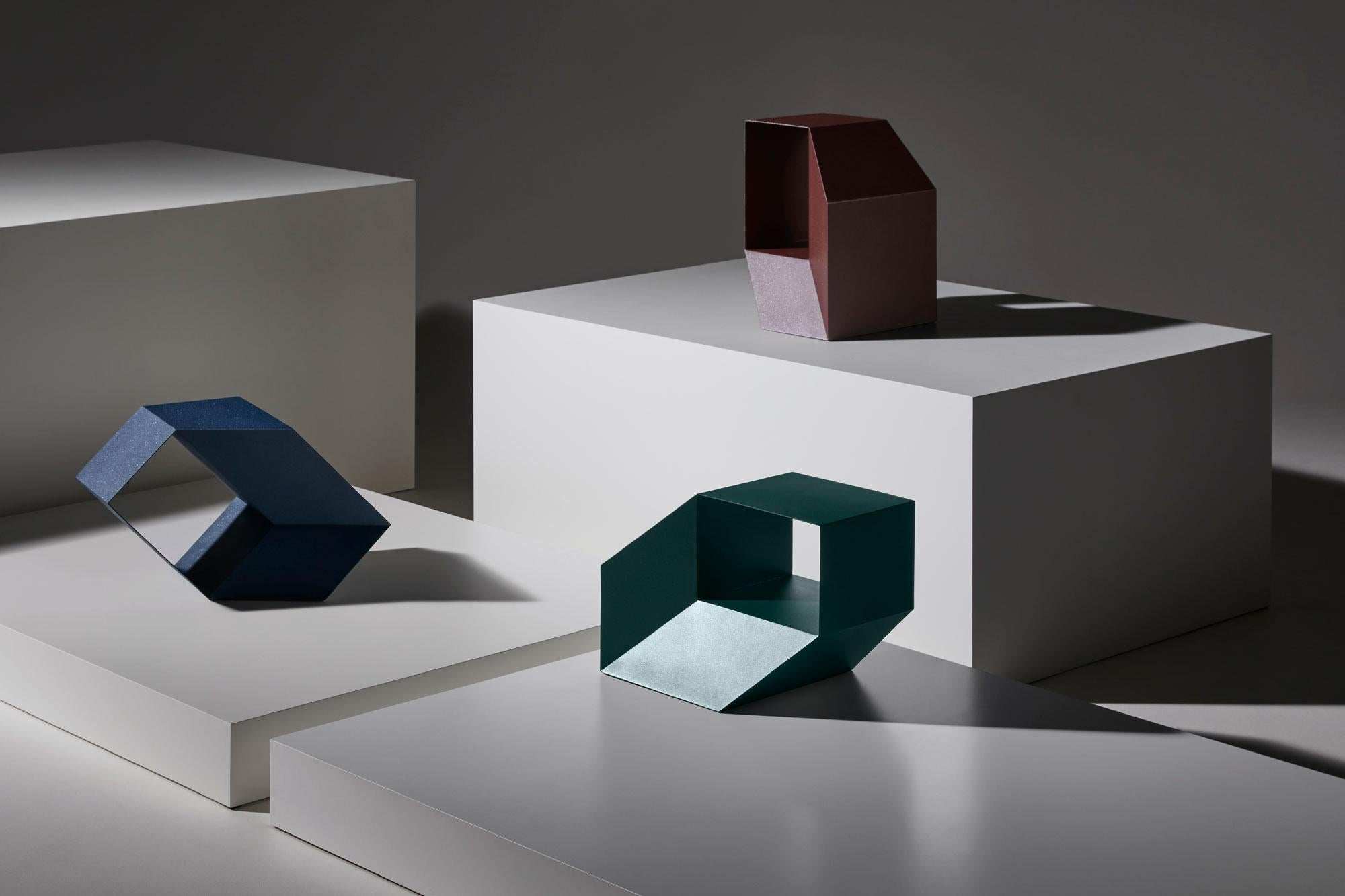 Moderne Table d'appoint « Rocky » rouge, Charles Kalpakian