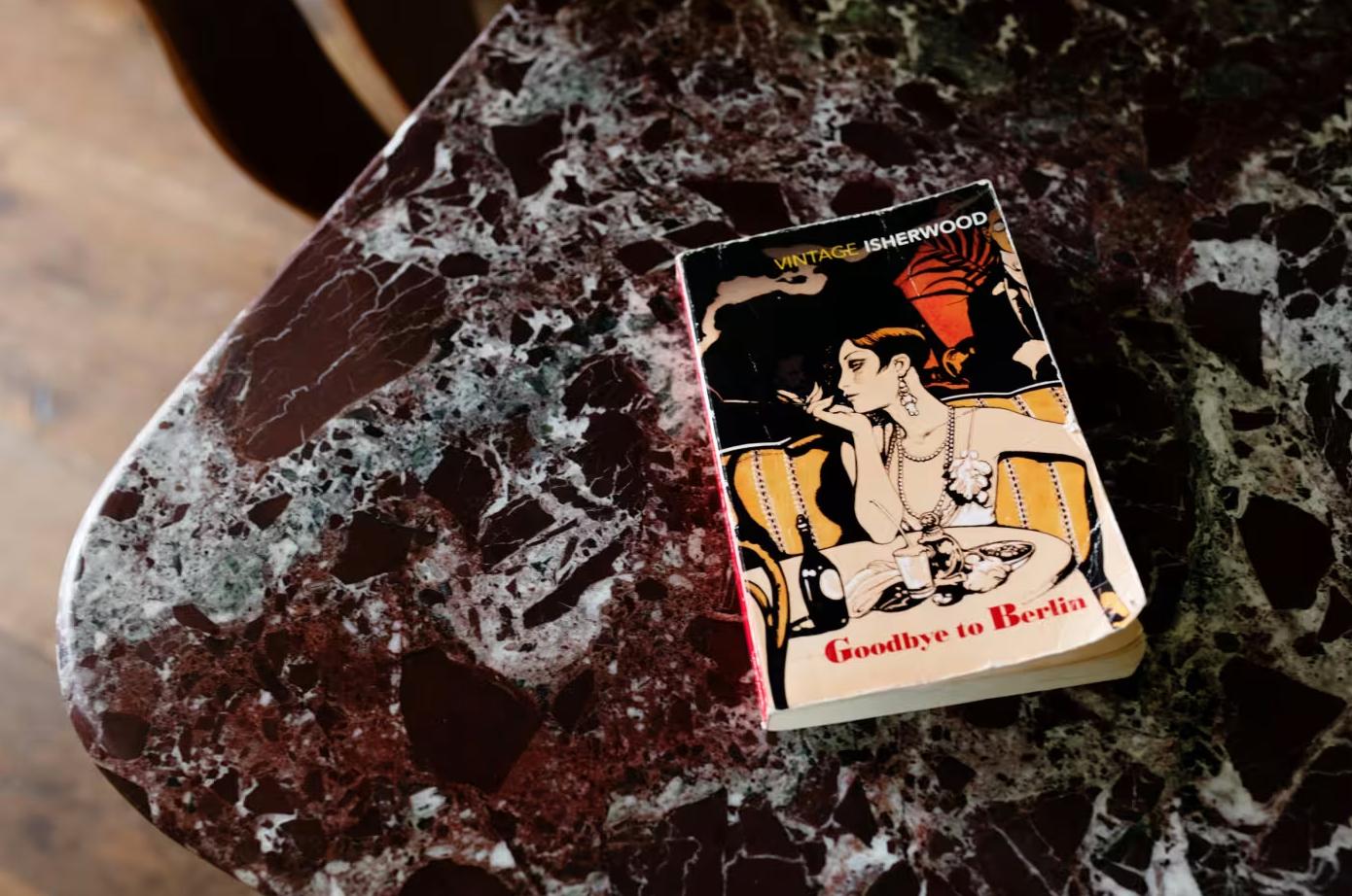 Table de salle à manger rectangulaire en marbre rouge Rosso, dans le style d'Angelo Mangiarotti, 1970 en vente 1