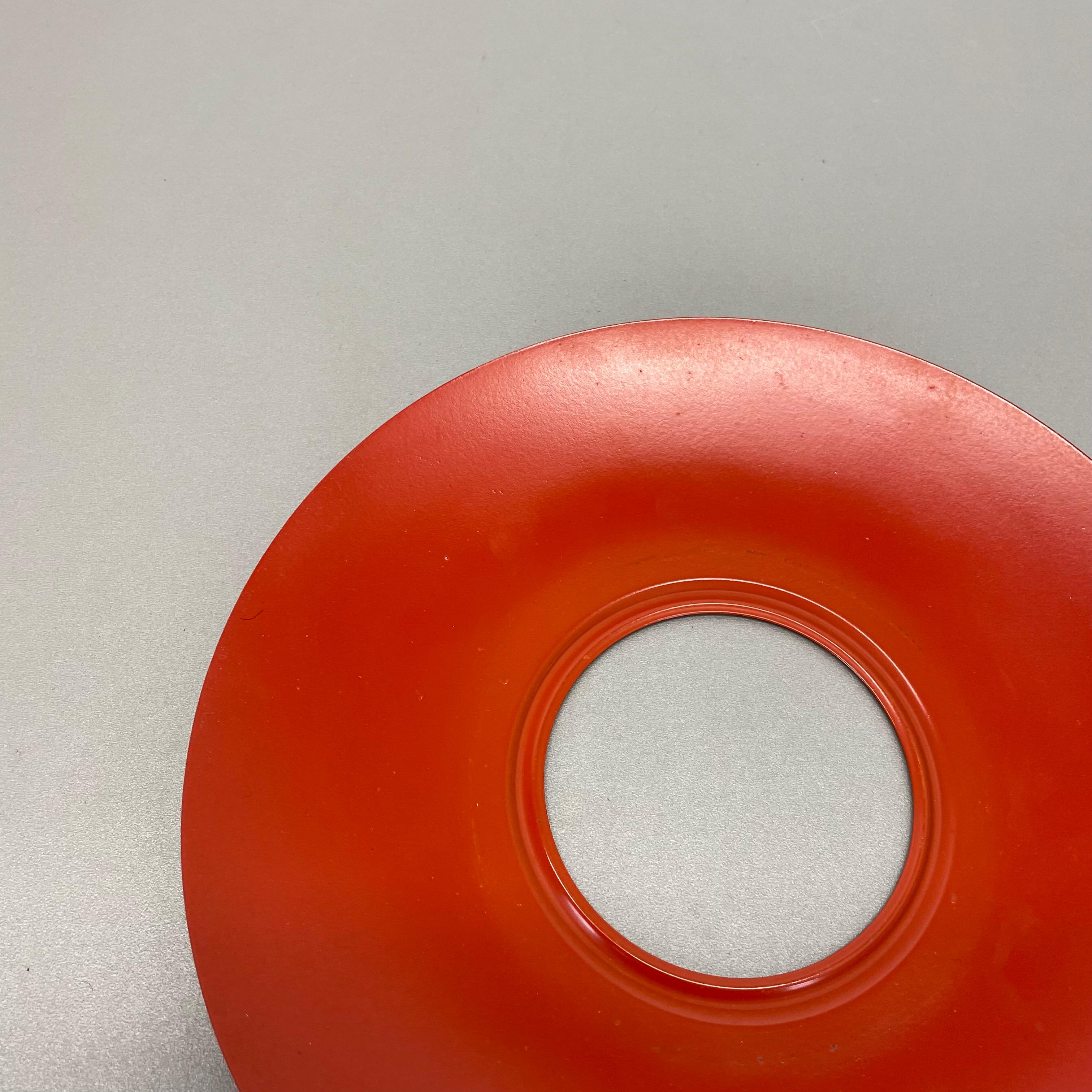 Red round 20cm Stilnovo Style Metal Opaline Glass Wall Light, Italy, 1960s For Sale 4