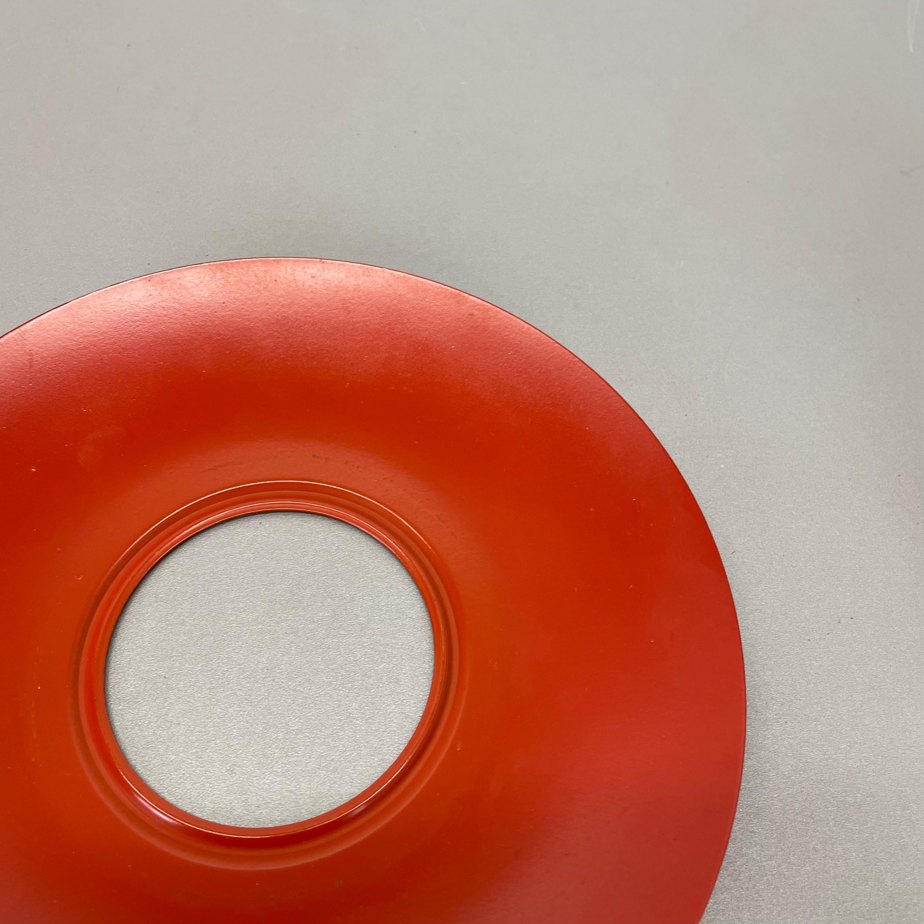 Red round 20cm Stilnovo Style Metal Opaline Glass Wall Light, Italy, 1960s For Sale 5