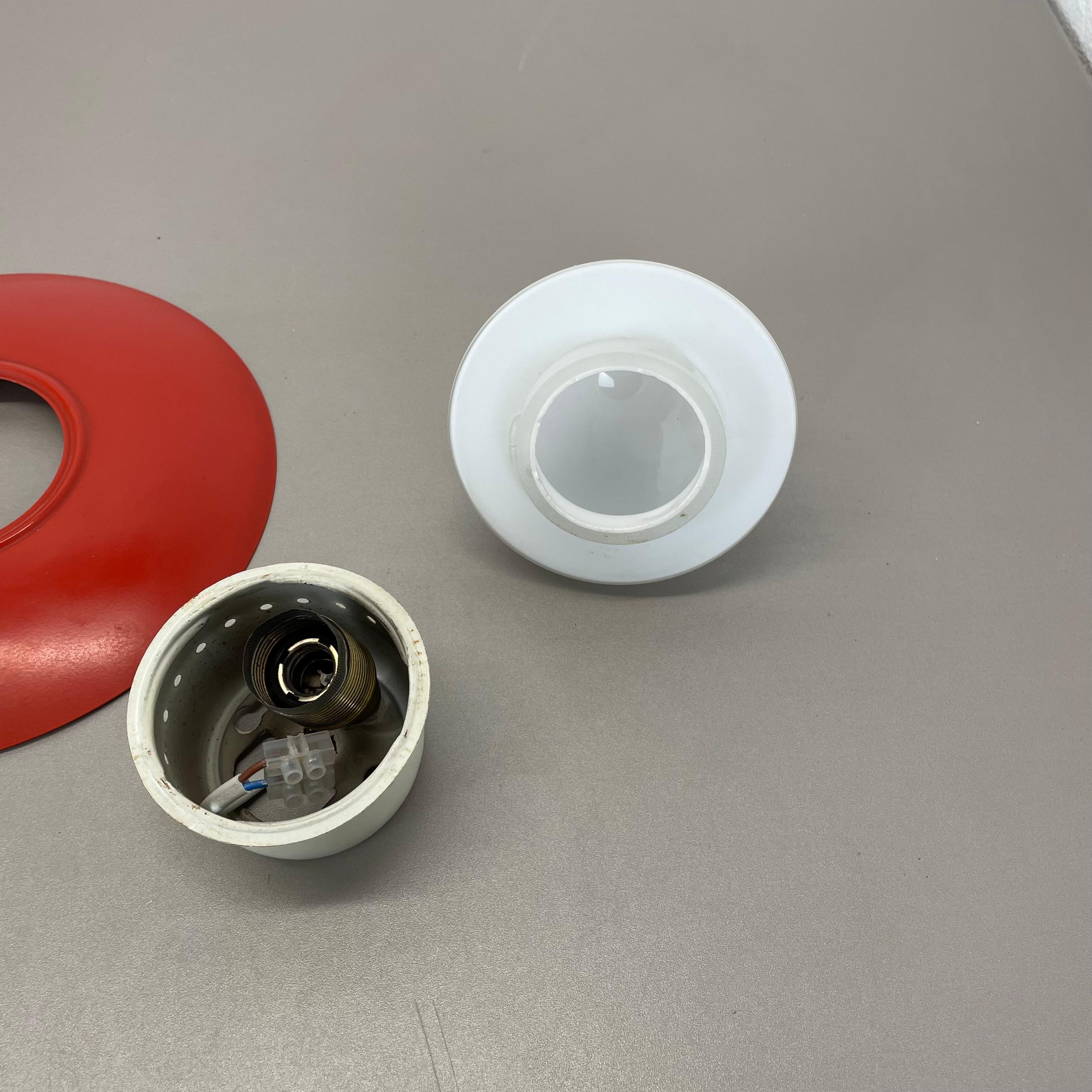 Red round 20cm Stilnovo Style Metal Opaline Glass Wall Light, Italy, 1960s For Sale 10