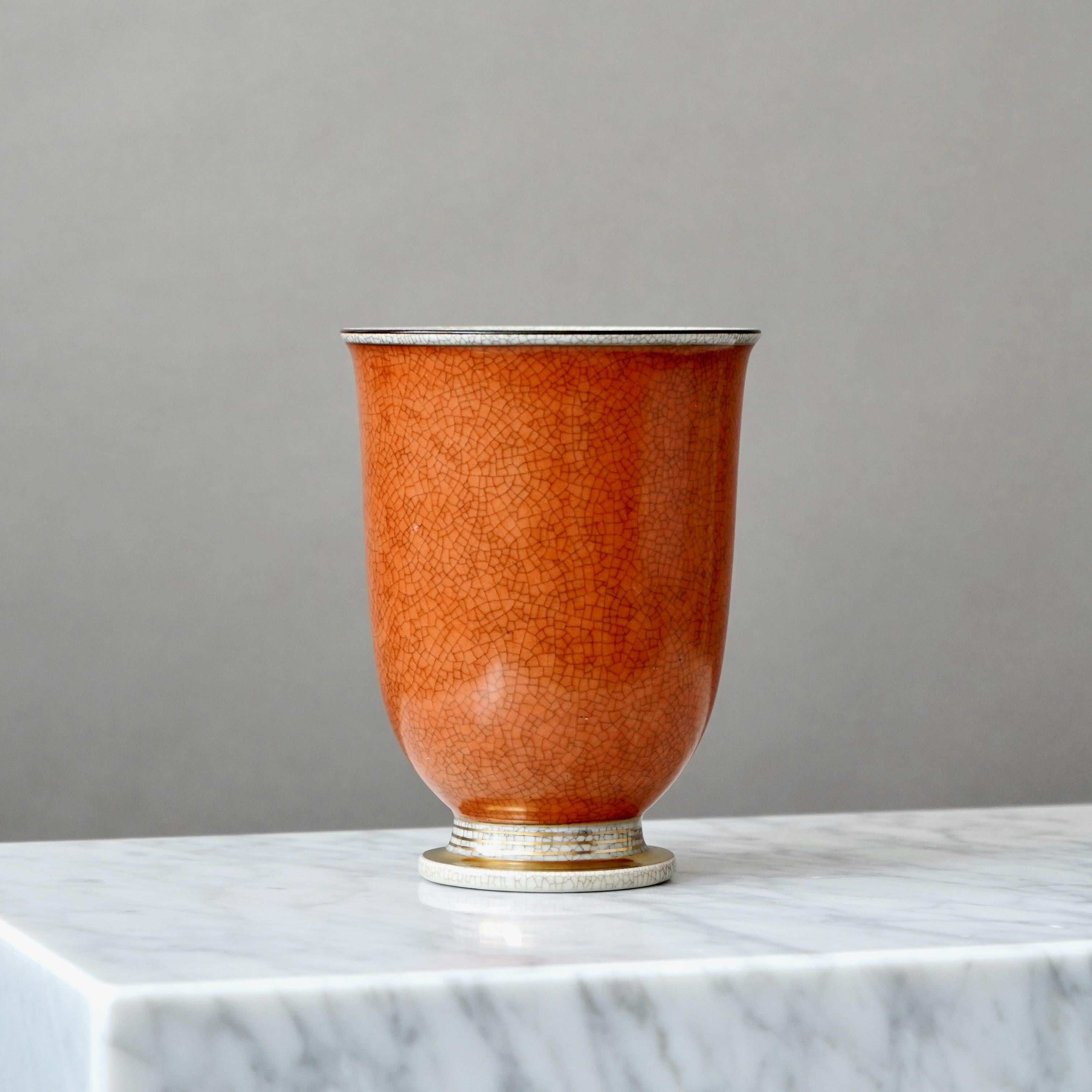 XX secolo Vaso rosso Royal Copenhagen smaltato a crepe. Thorkild Olsen, Danimarca, anni '50 in vendita
