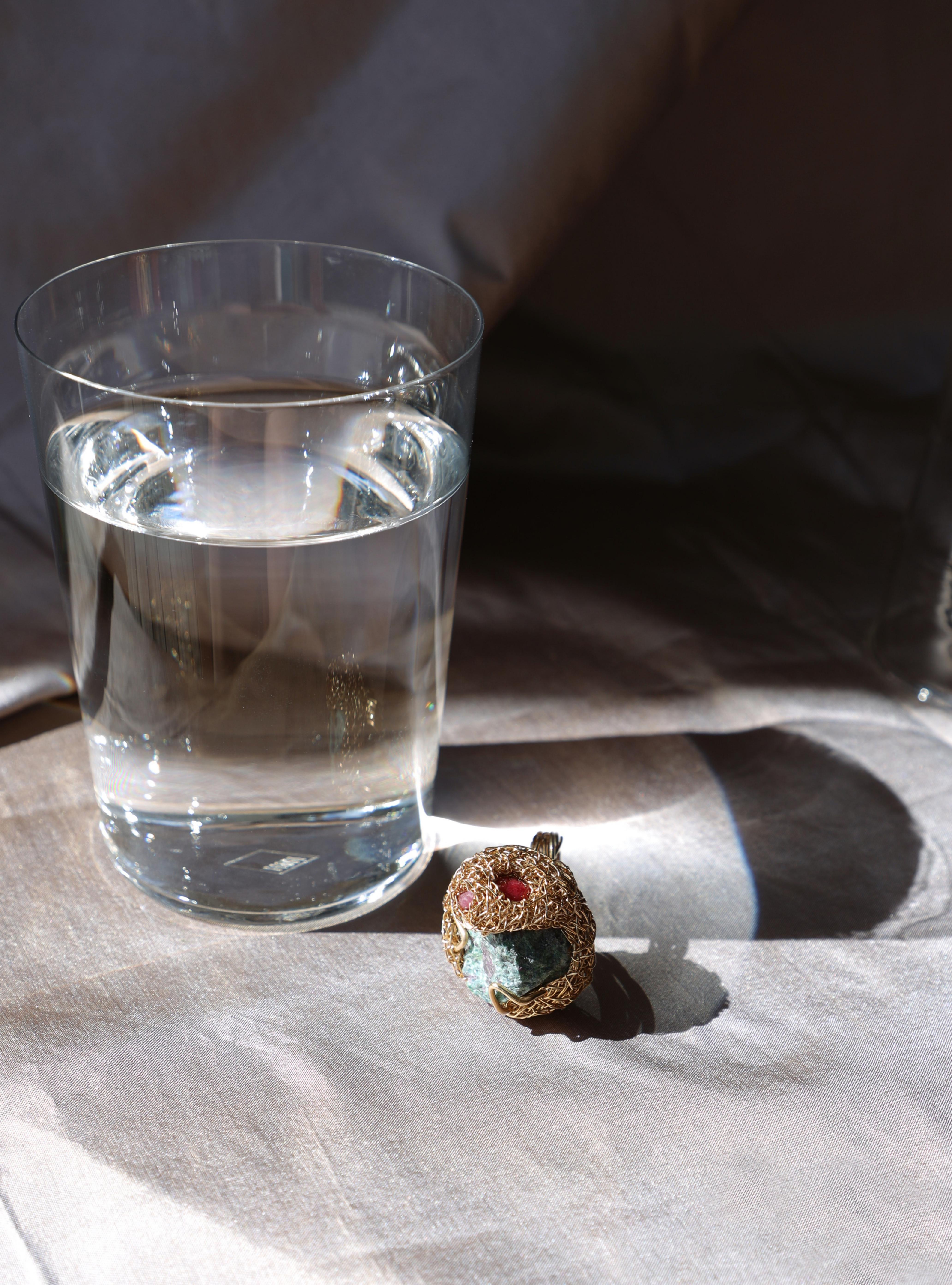 Rubini rossi e Ziosite Aqua grezza Anello quadrato da cocktail dichiarato Unico nel suo genere in vendita 6