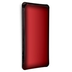 Miroir mural sculptural en rubis rouge Tafla Q2 de Zieta