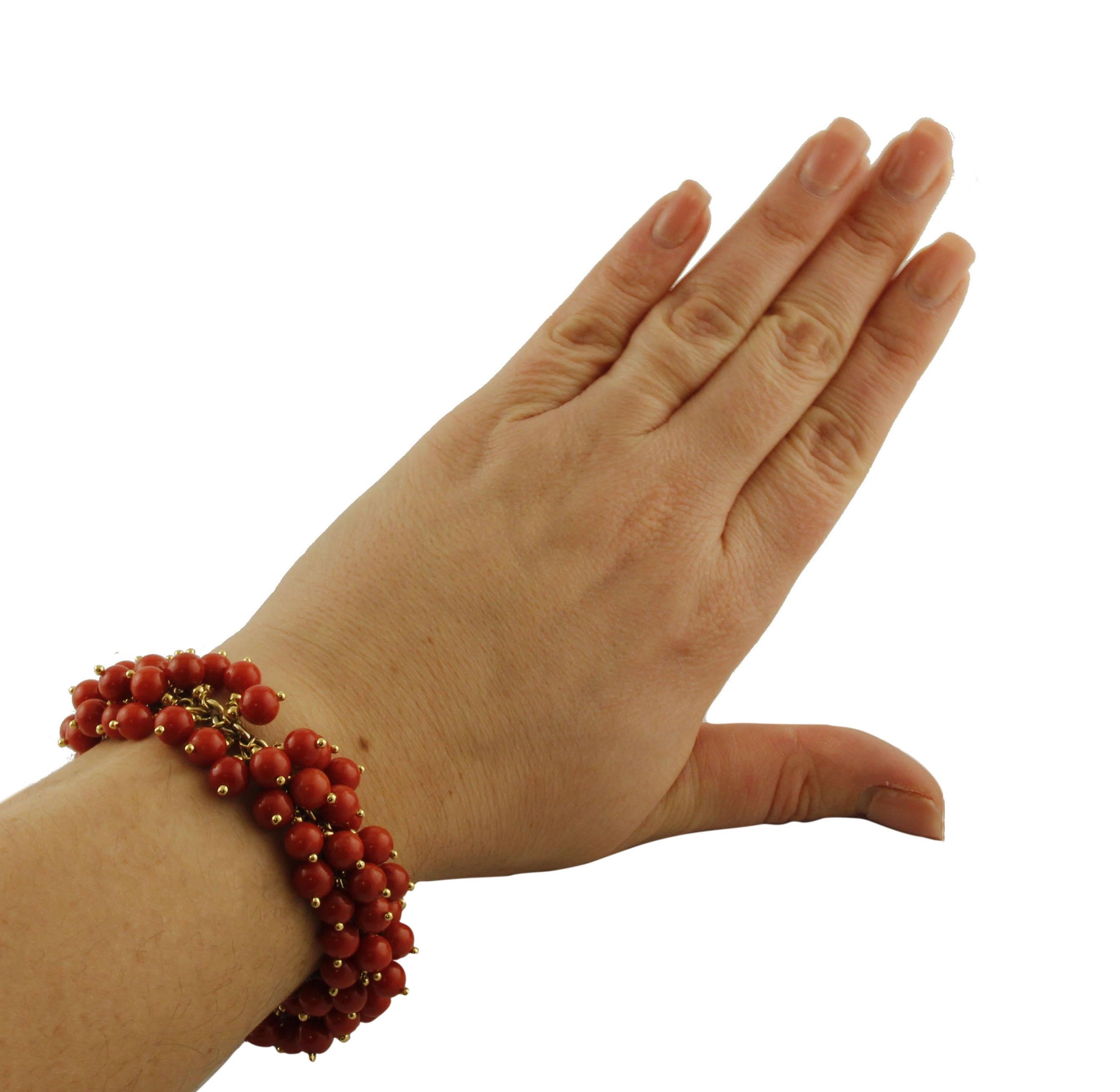Red Corals Berries Link Bracelet In Excellent Condition In Marcianise, Marcianise (CE)