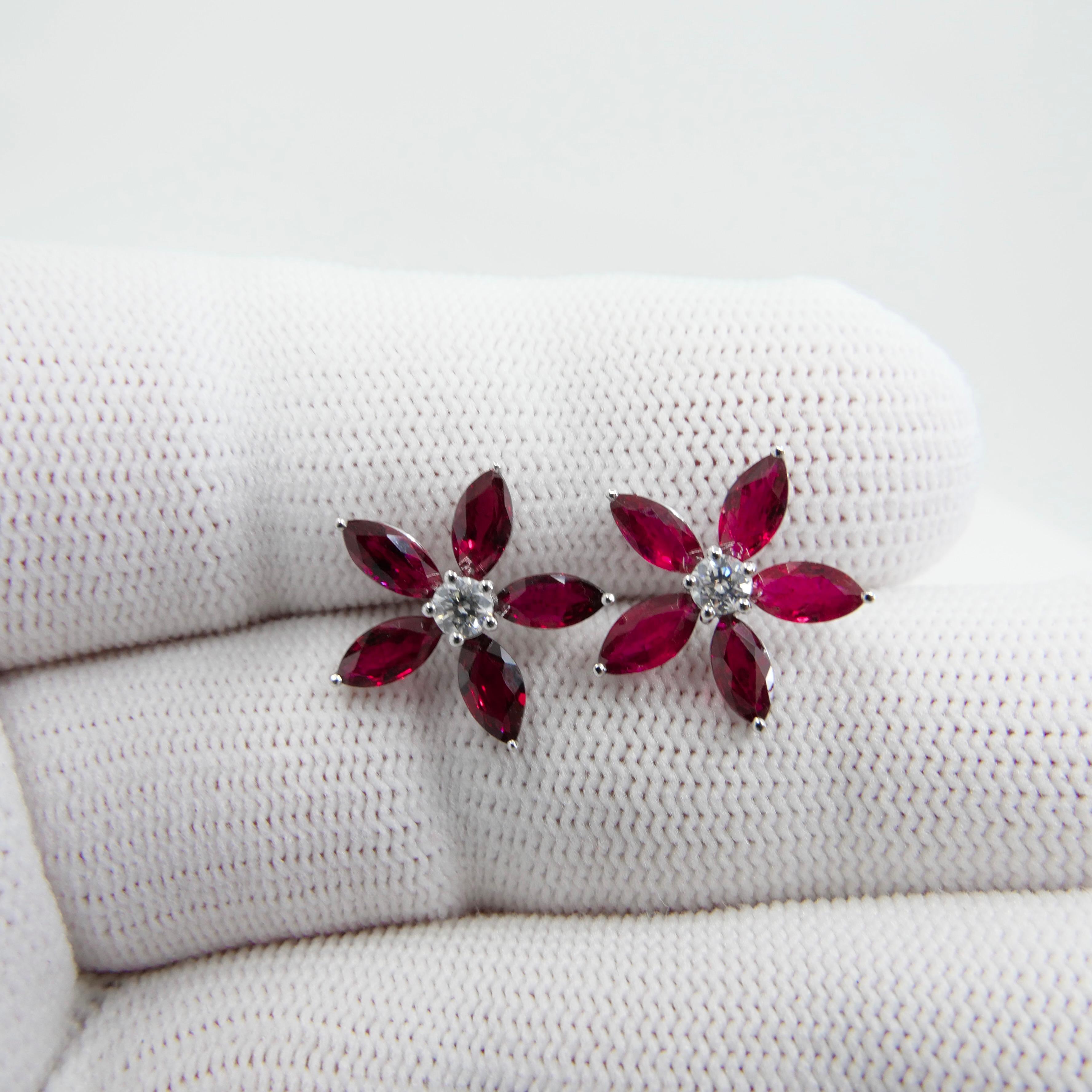 Rote Rubin- und Diamantblumen-Ohrstecker. Erstaunlich und elegant.  im Zustand „Neu“ im Angebot in Hong Kong, HK