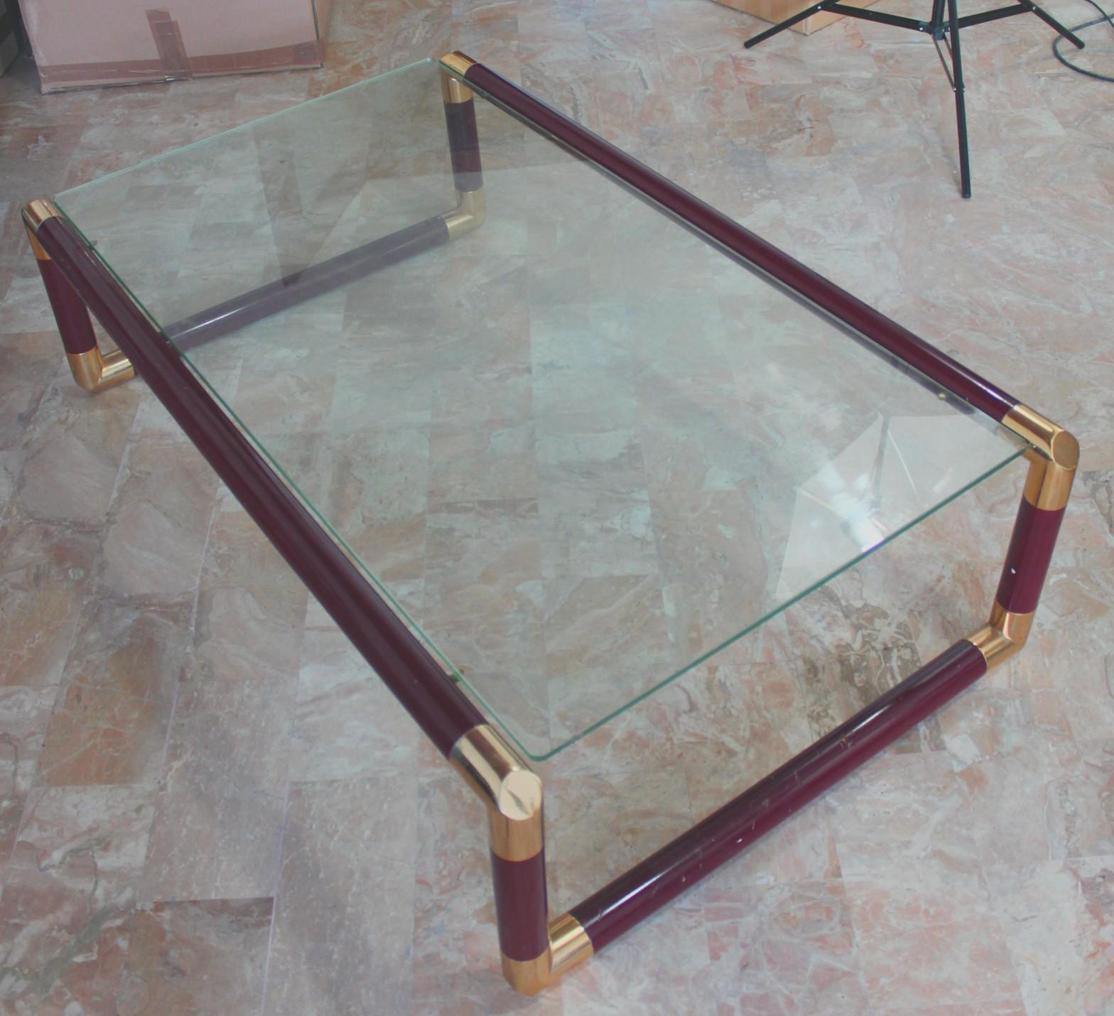 Italian red ruby coffee table, 1980 italian, laquared wood and incredible patina brass For Sale