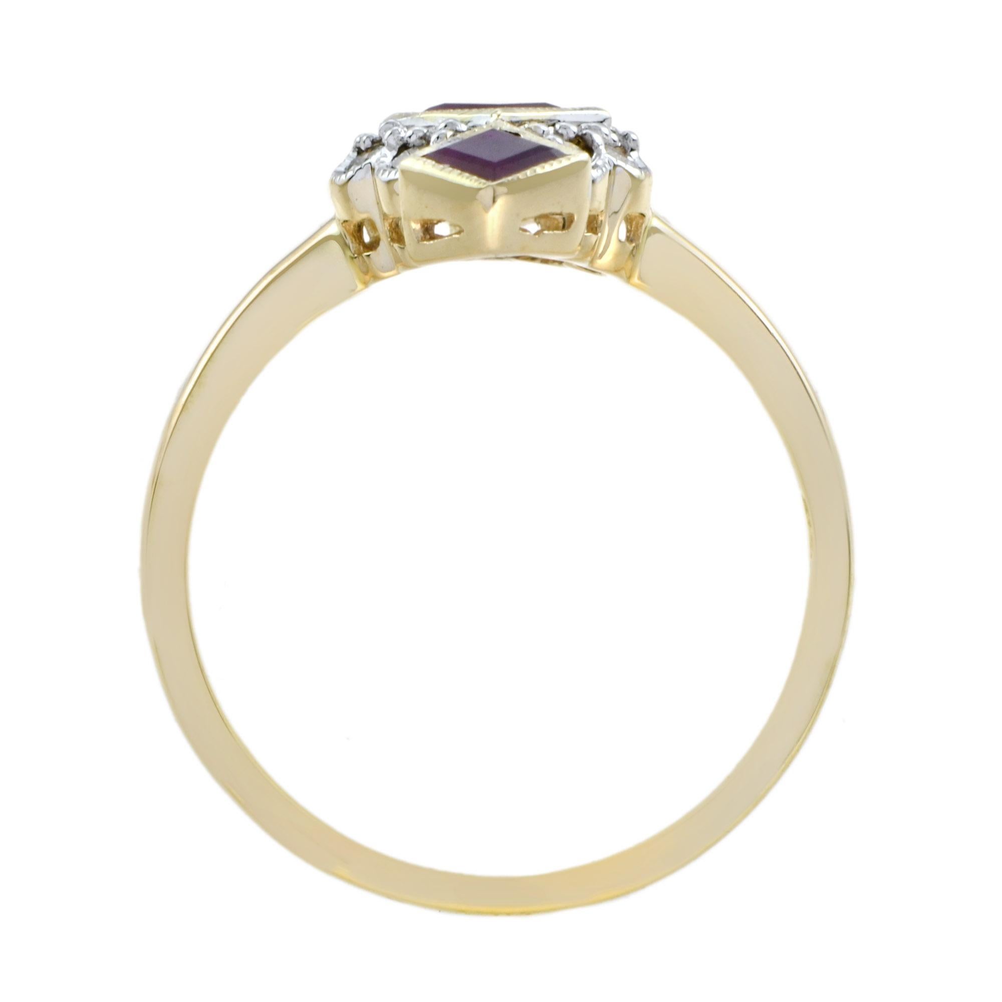 Anello con tre pietre verticali in oro giallo 14K con diamanti rossi e rubino vintage In condizioni Nuovo in vendita a Oakton, VA