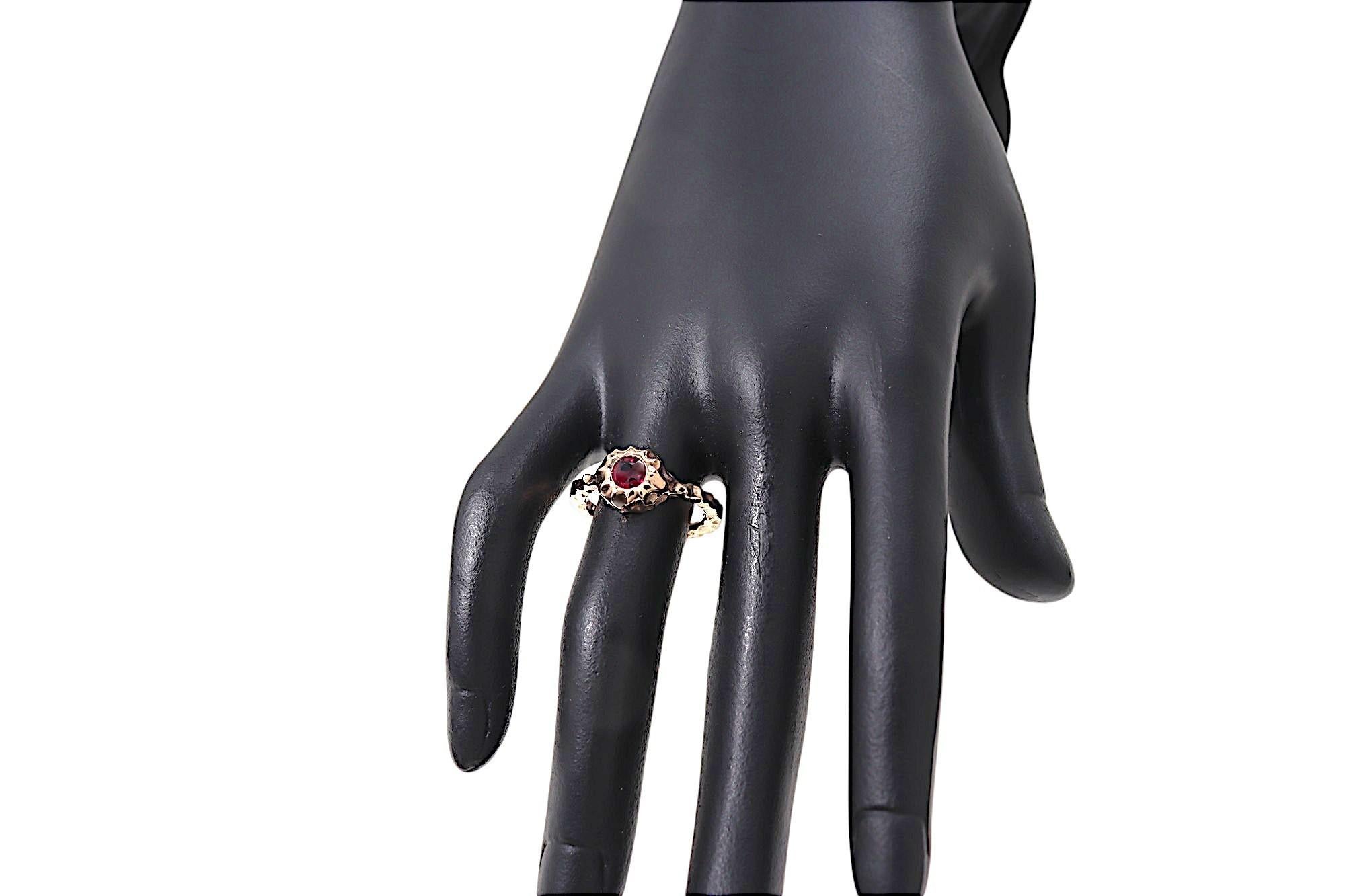 Red Ruby Round Cut Rose Gold Ring Botta Jewelry In New Condition For Sale In Milano, IT