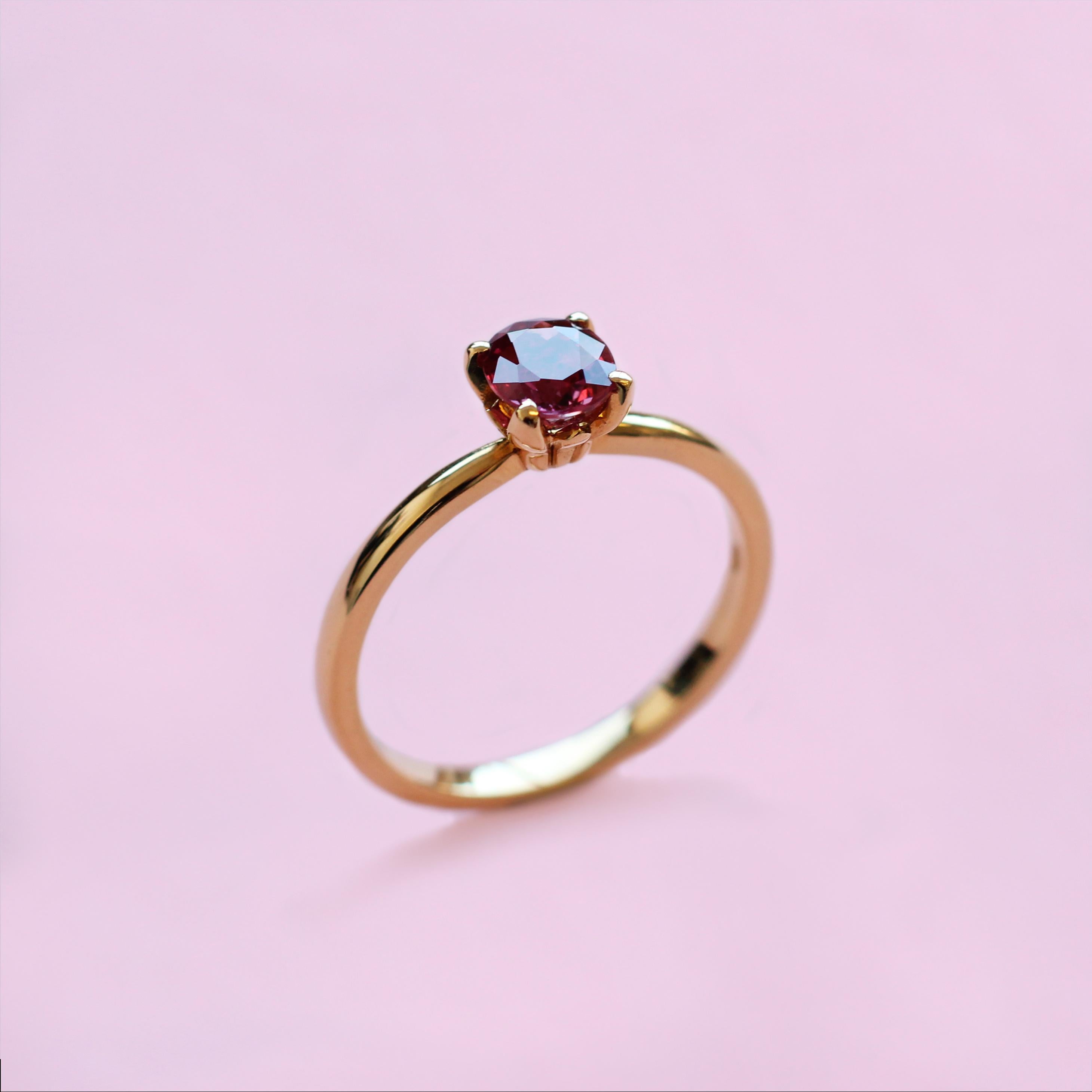 For Sale:  Deep Pink Sapphire Solitaire Ring in 18 Karat Yellow Gold 3