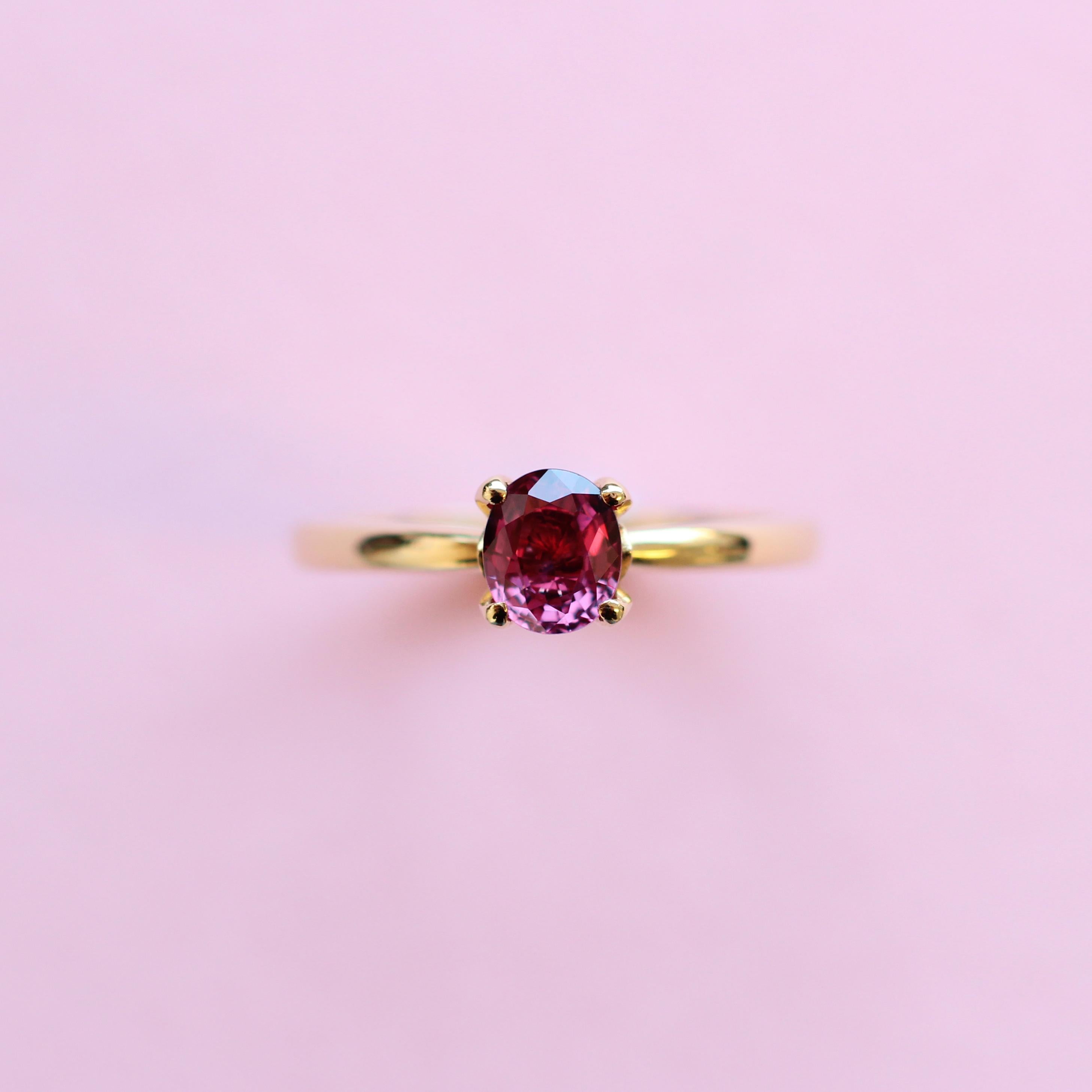 For Sale:  Deep Pink Sapphire Solitaire Ring in 18 Karat Yellow Gold 4