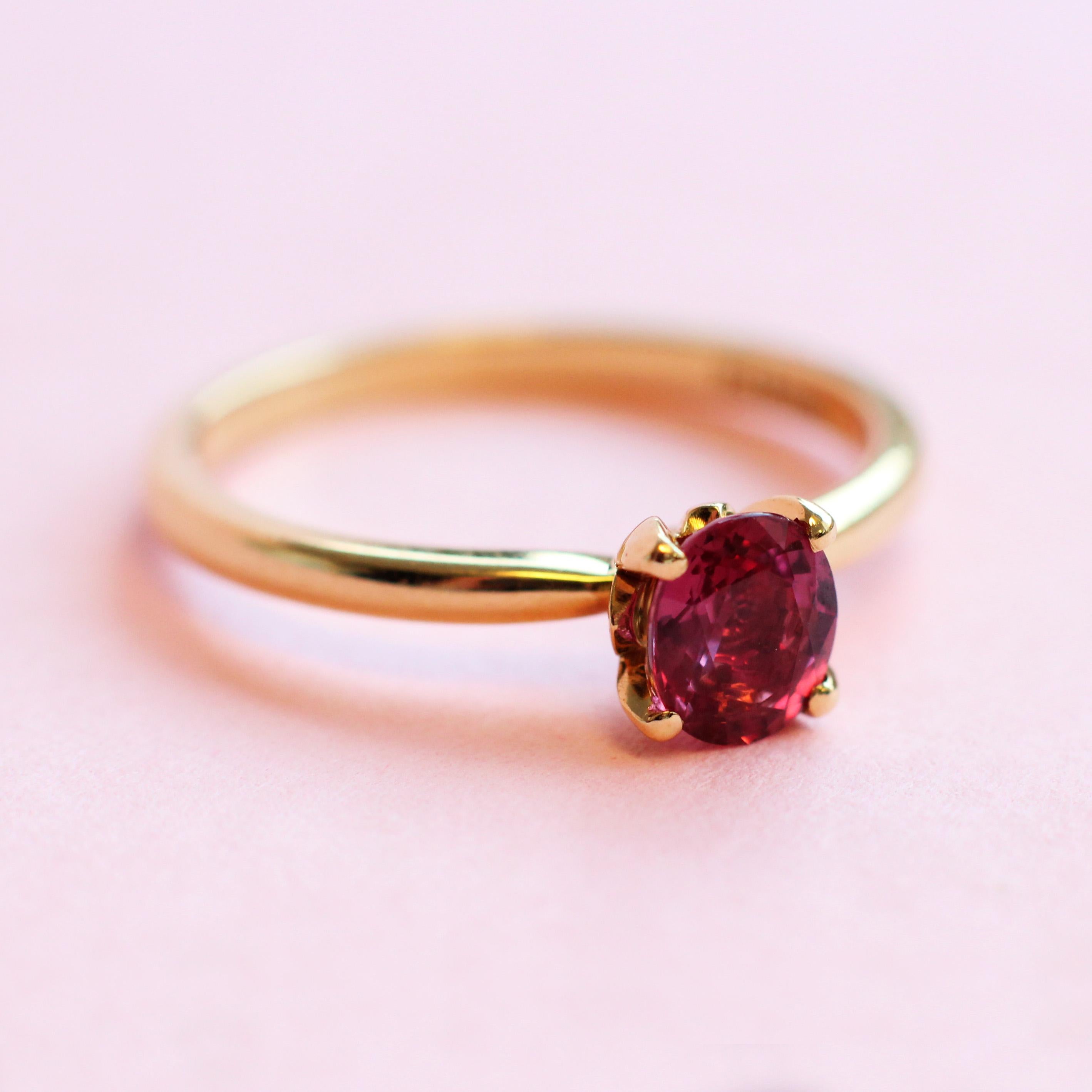For Sale:  Deep Pink Sapphire Solitaire Ring in 18 Karat Yellow Gold 5