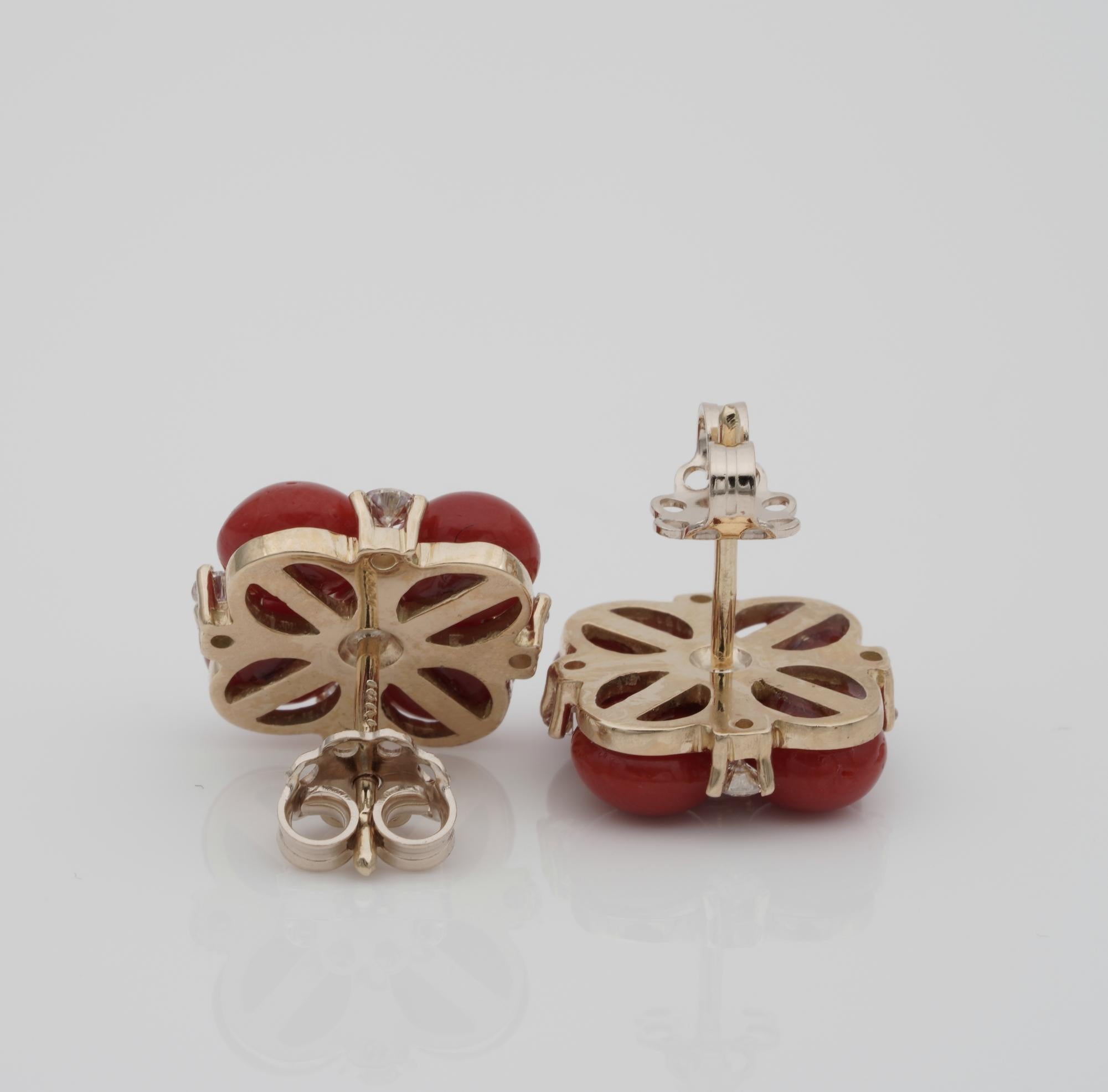 Red Sardinia Coral .50 Ct Diamond Floret 18 KT Earrings In Good Condition In Napoli, IT