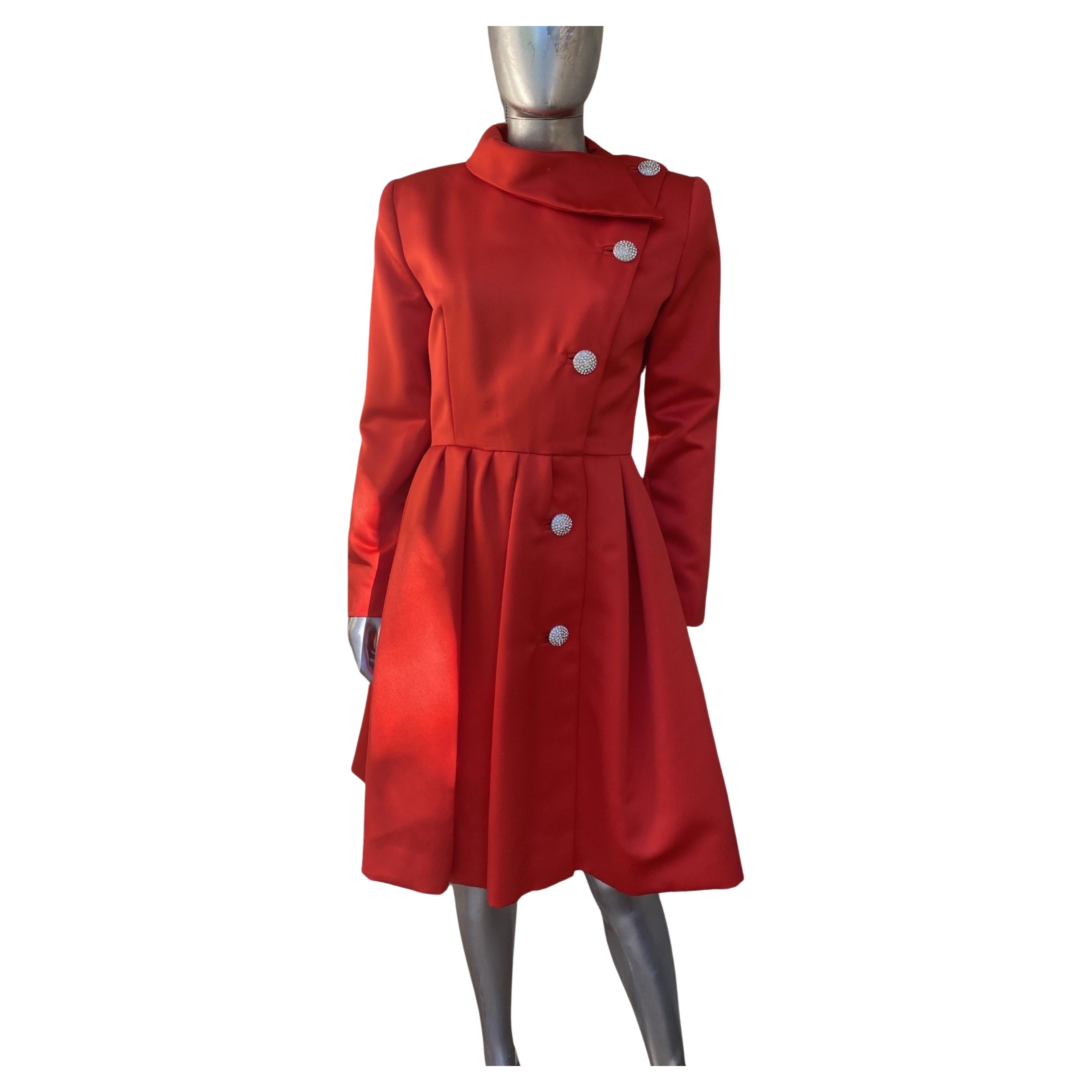 Red Satin and Rhinestone Button Coat Dress by Victor Costa Neiman Marcus Size 8 In Good Condition For Sale In Palm Springs, CA