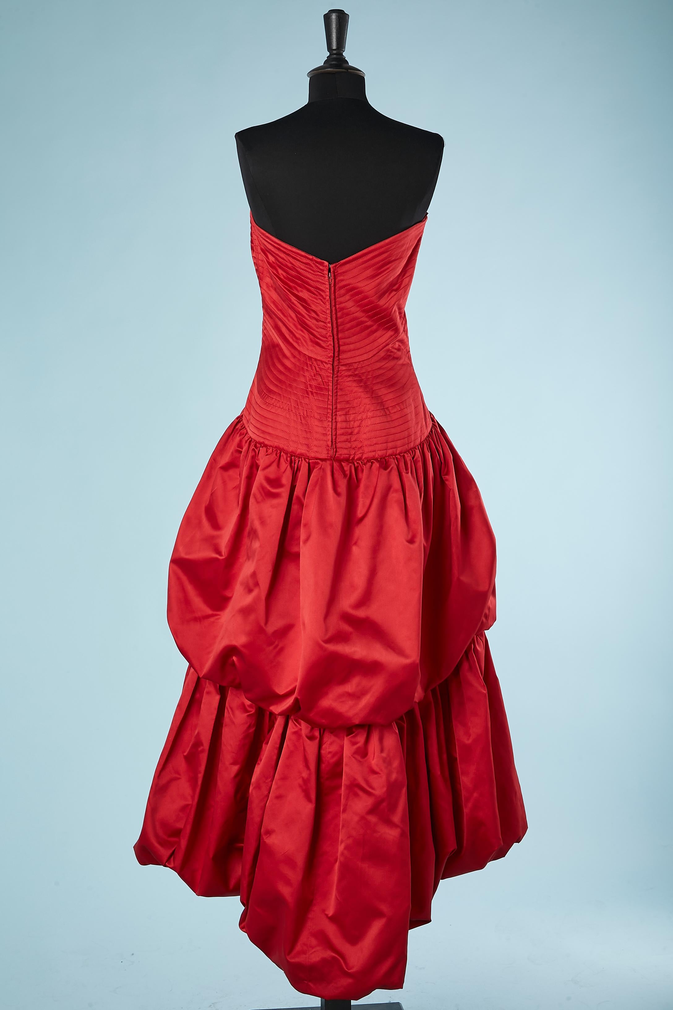 Red satin boléro and bustier evening dress asymmetrical with ruffle Circa 1980's For Sale 3