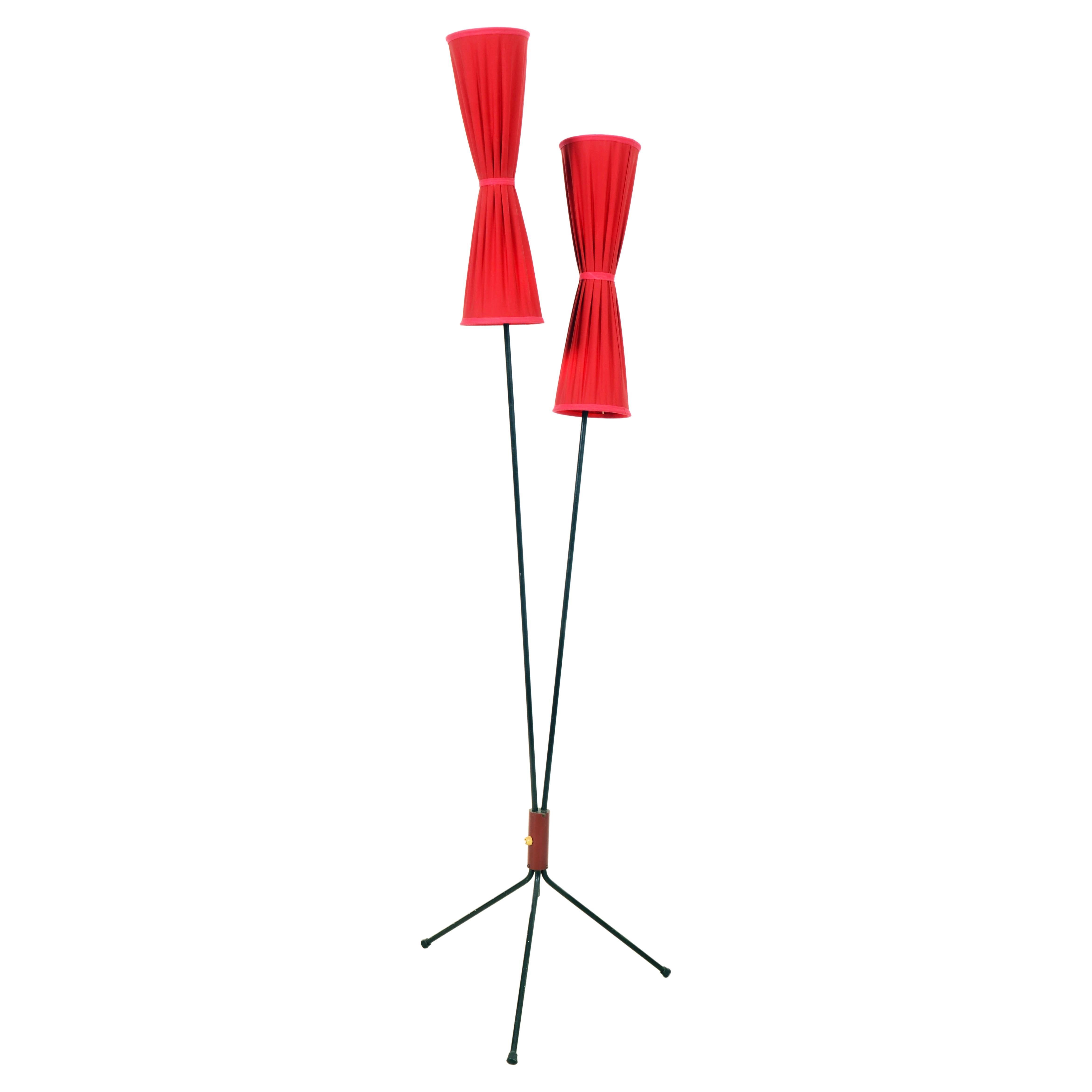 Rote skandinavische Midcentury Stehlampe aus Messing