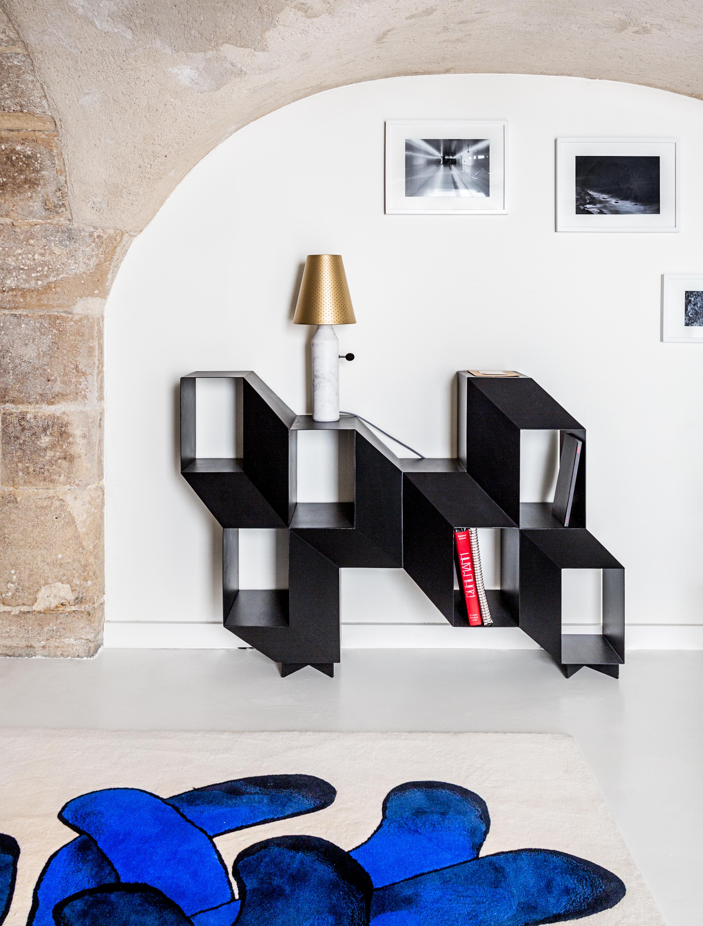 Credenza escultórica roja 