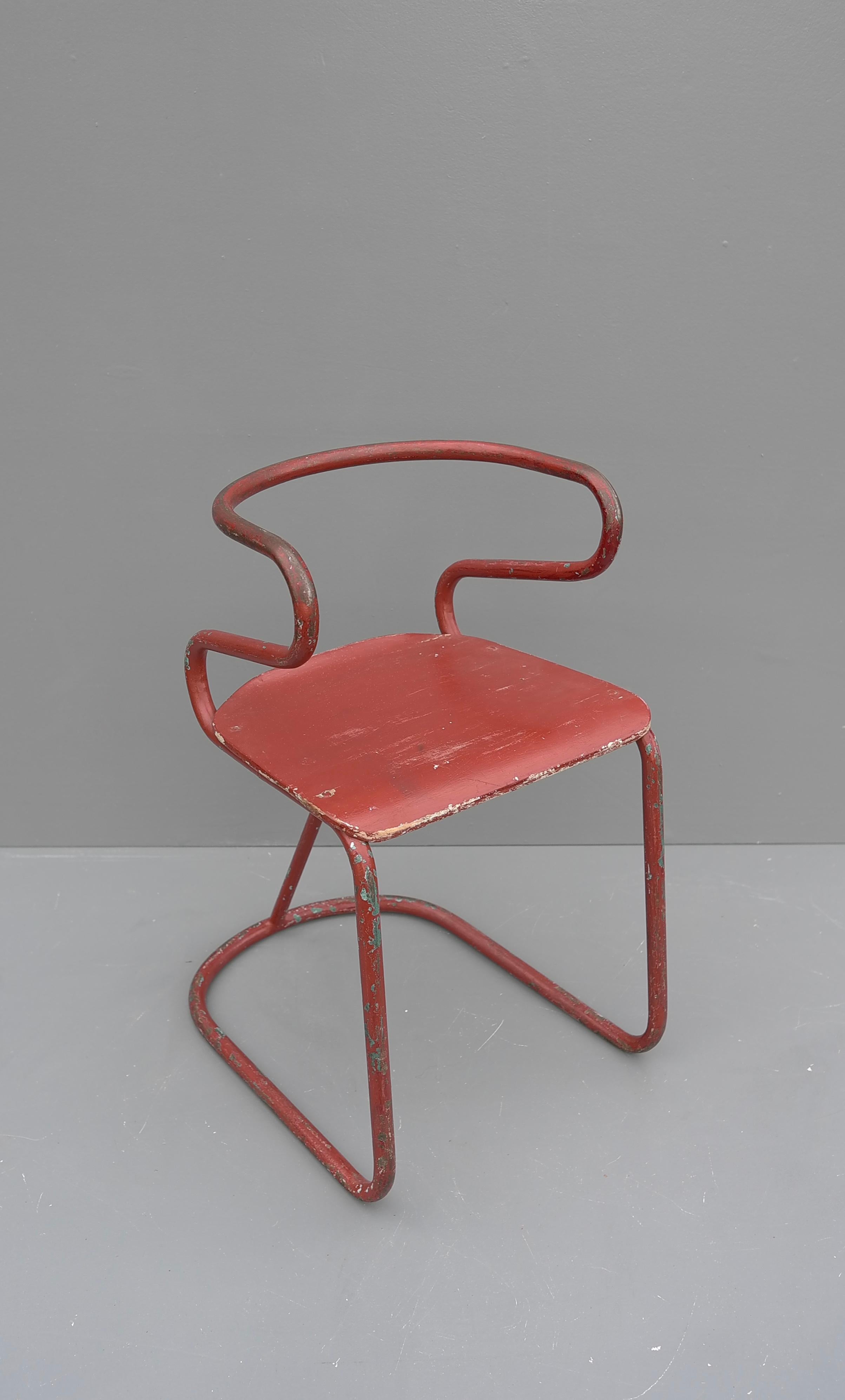 Red Sculptural Tubular Steel and Wood Mid-Century Modern Children Chair, 1950's For Sale 3
