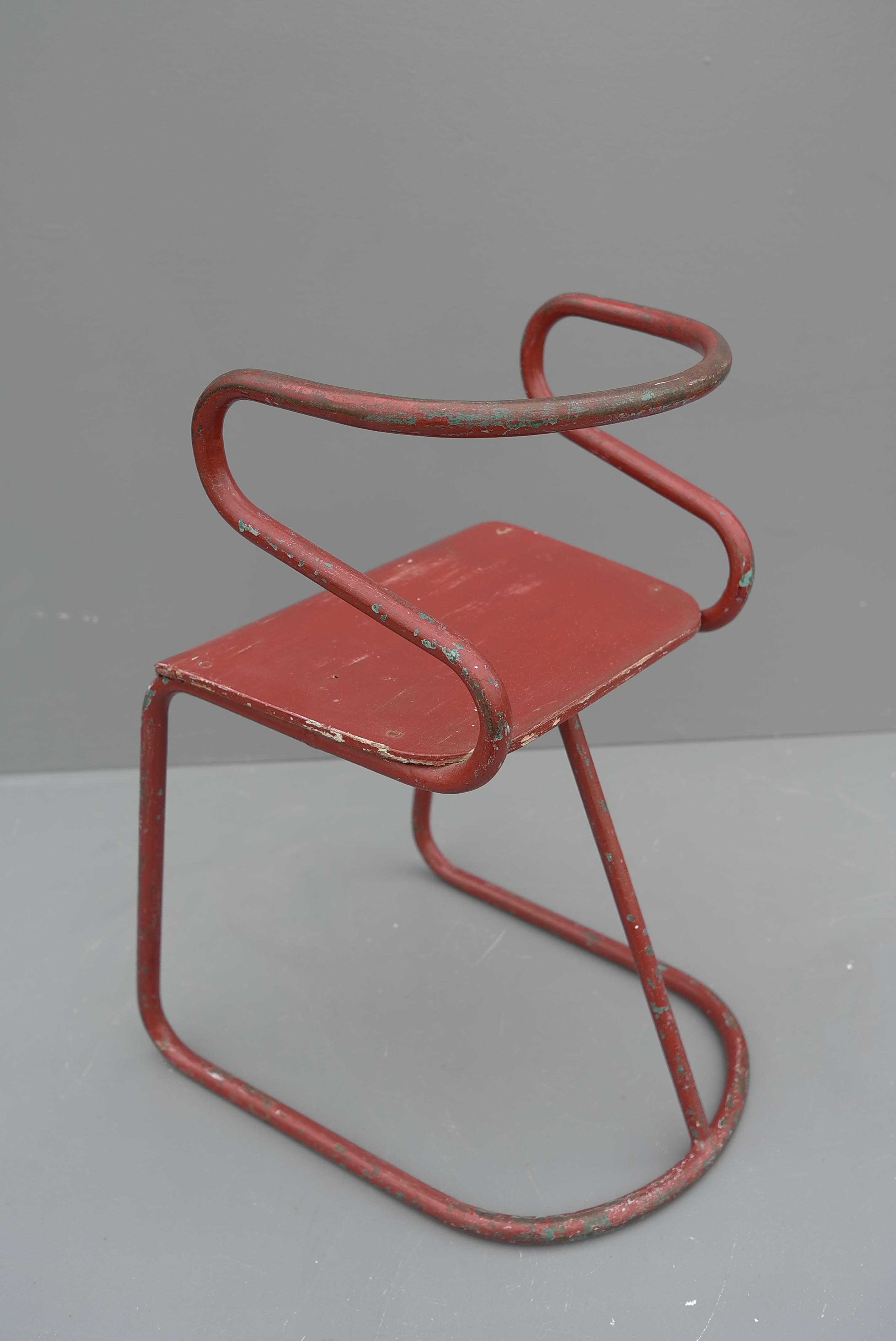 Red Sculptural Tubular Steel and Wood Mid-Century Modern Children Chair, 1950's For Sale 4