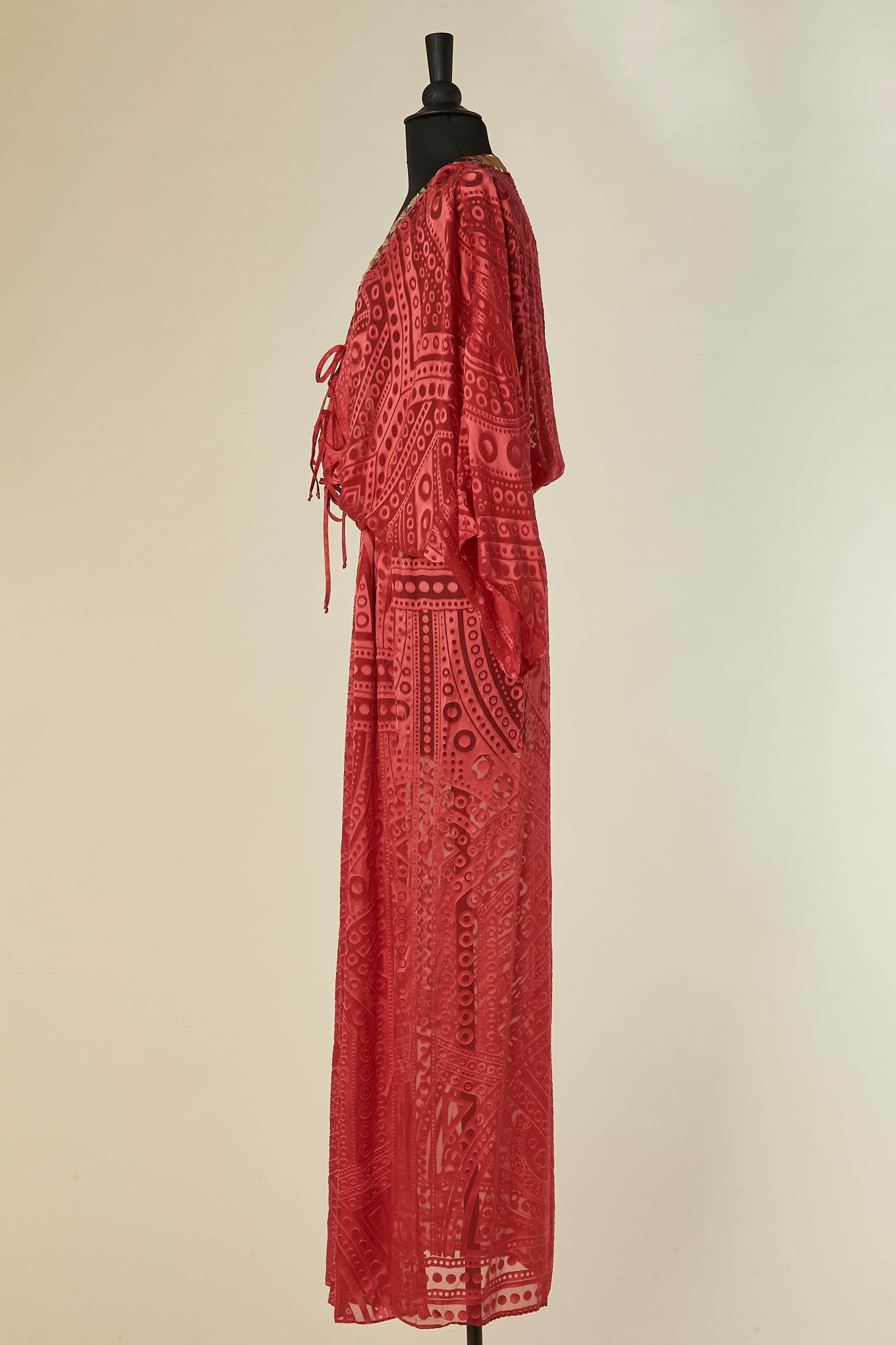 Rotes, durchsichtiges Abendkleid mit goldener Plastikverzierung JUST CAVALLI New im Angebot 2