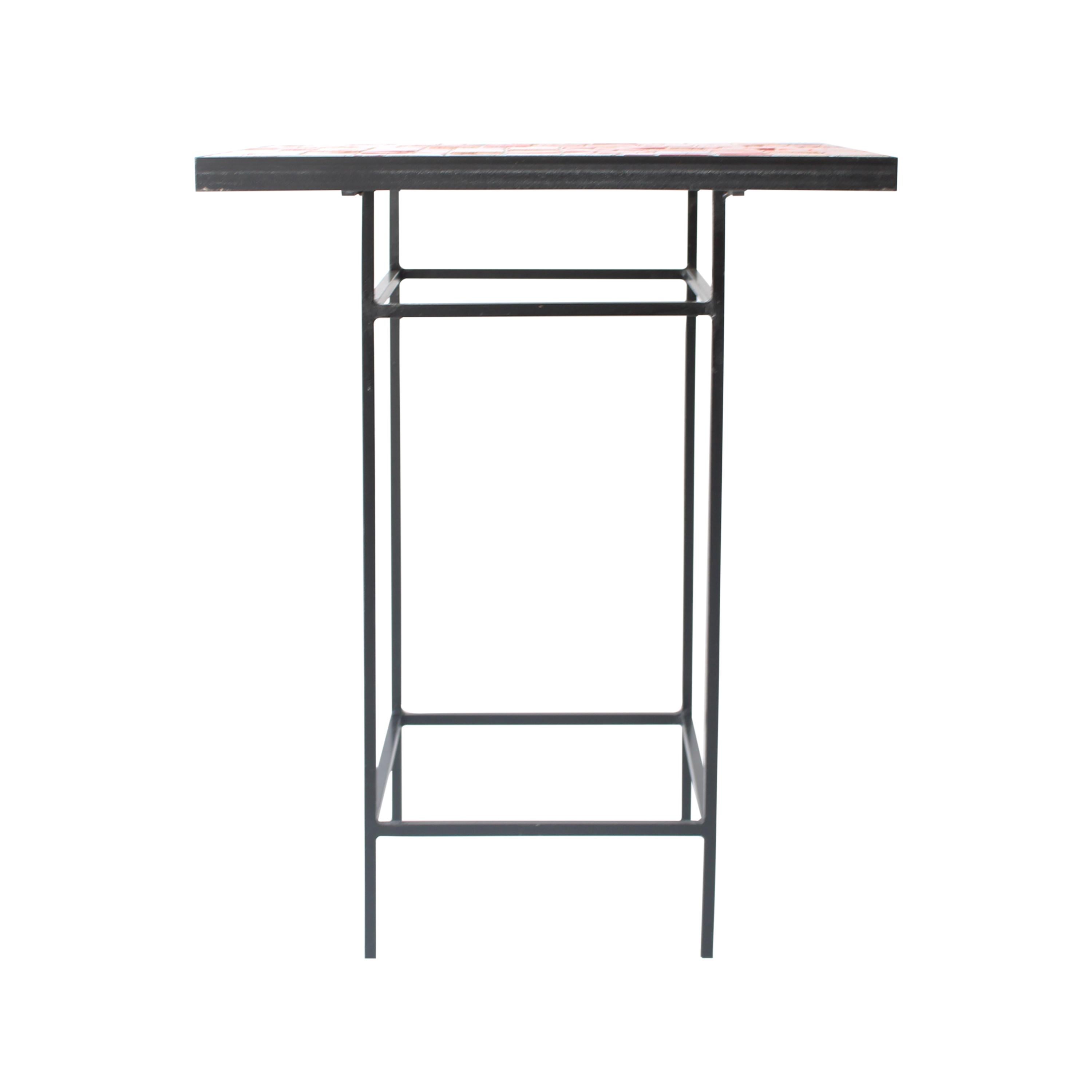 Mesa auxiliar roja 
