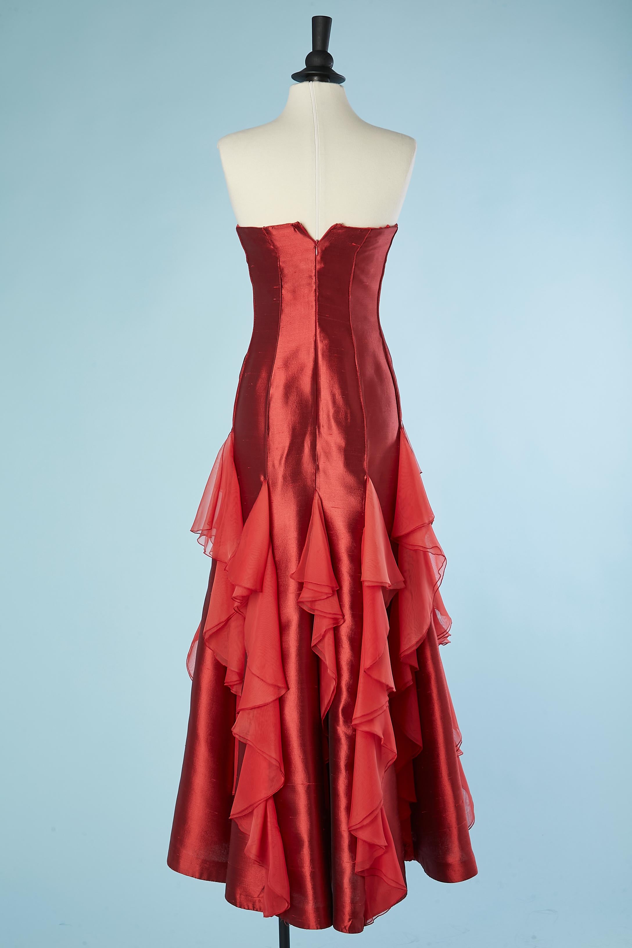 Red silk bustier evening dress with silk chiffon ruffles Valentino Boutique For Sale 2