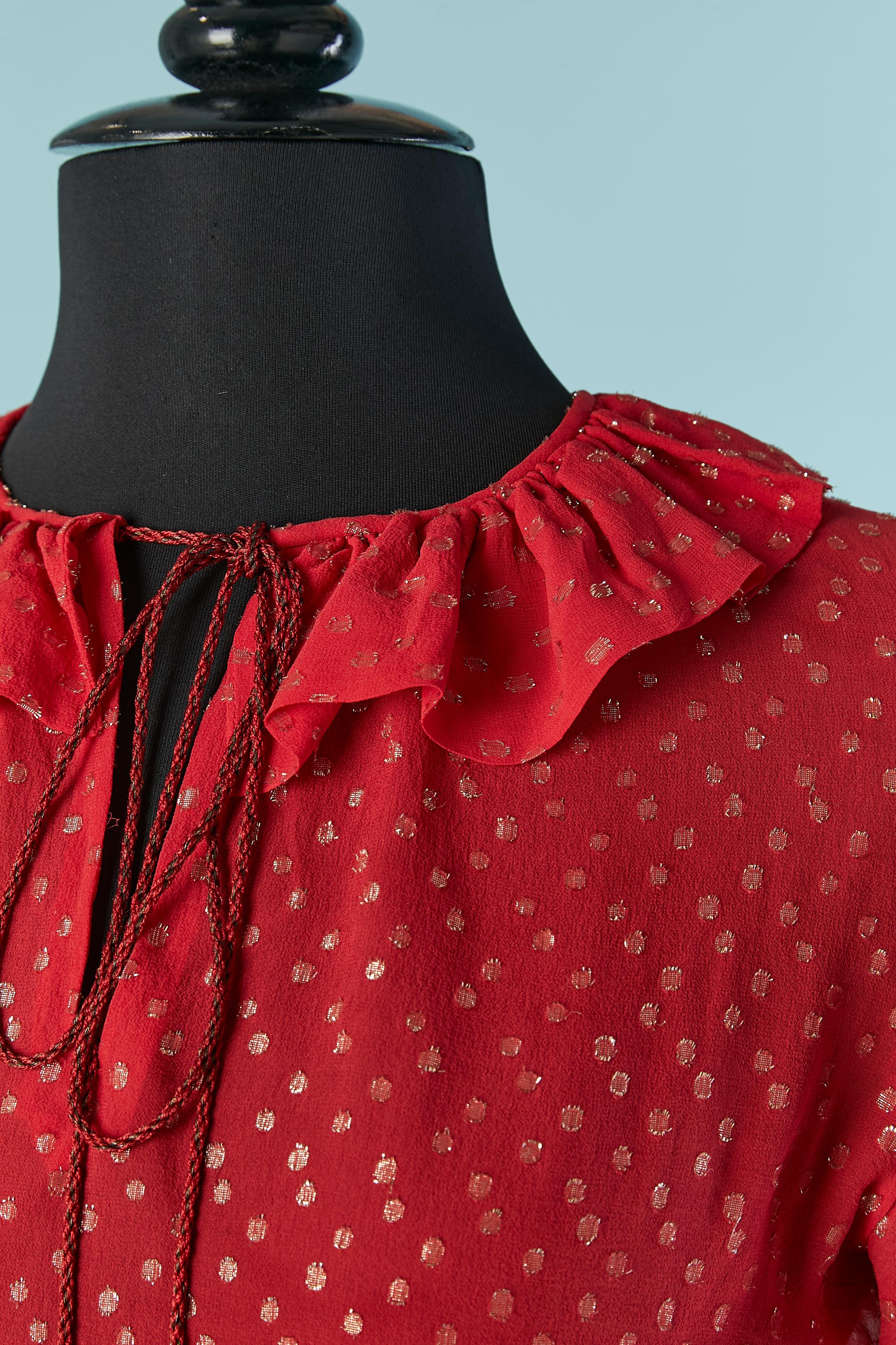 Rosso Camicetta in chiffon di seta rossa con collo a balze e nappina Saint Laurent Rive Gauche in vendita