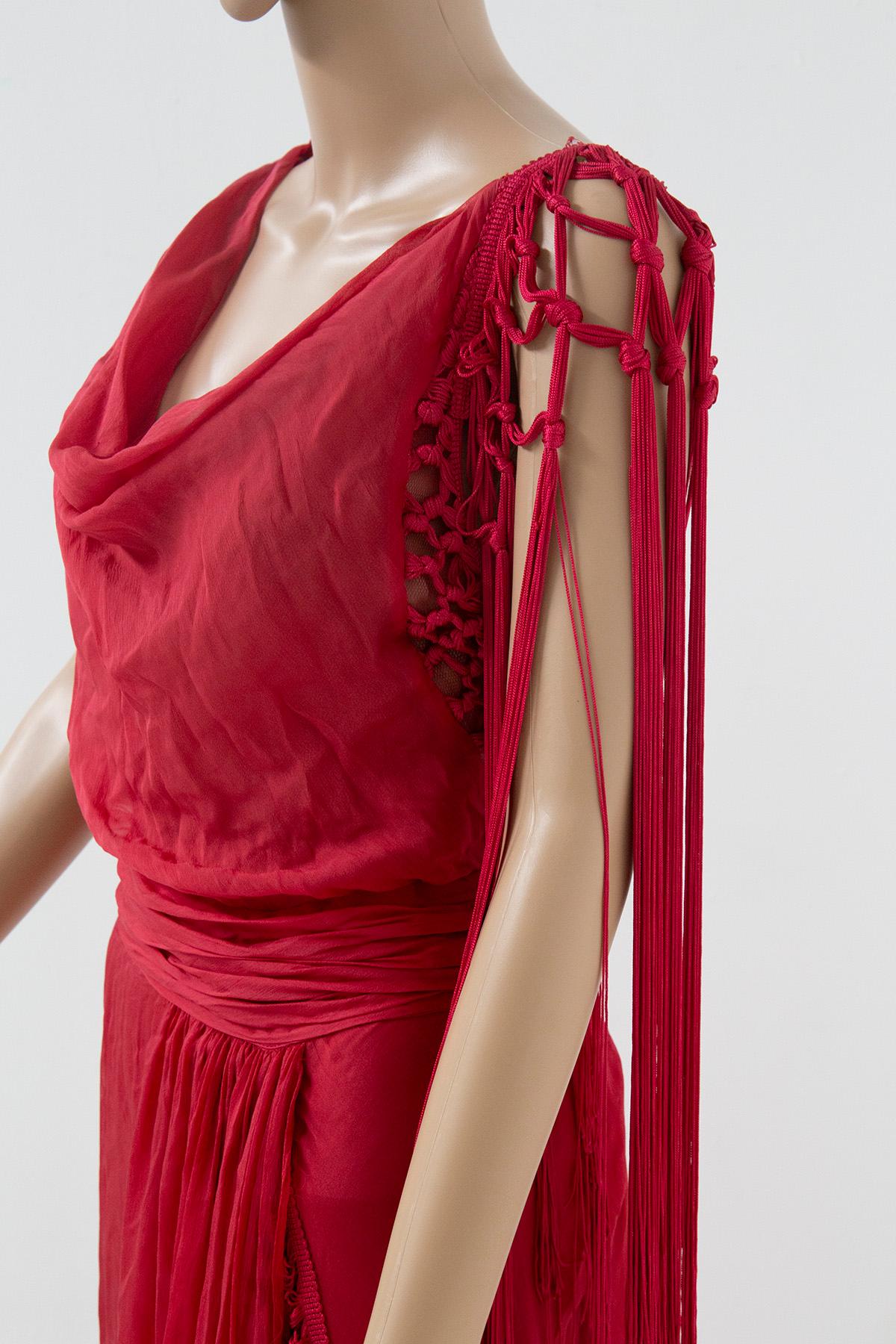 Alberta Ferretti - Robe longue en soie rouge en vente 1