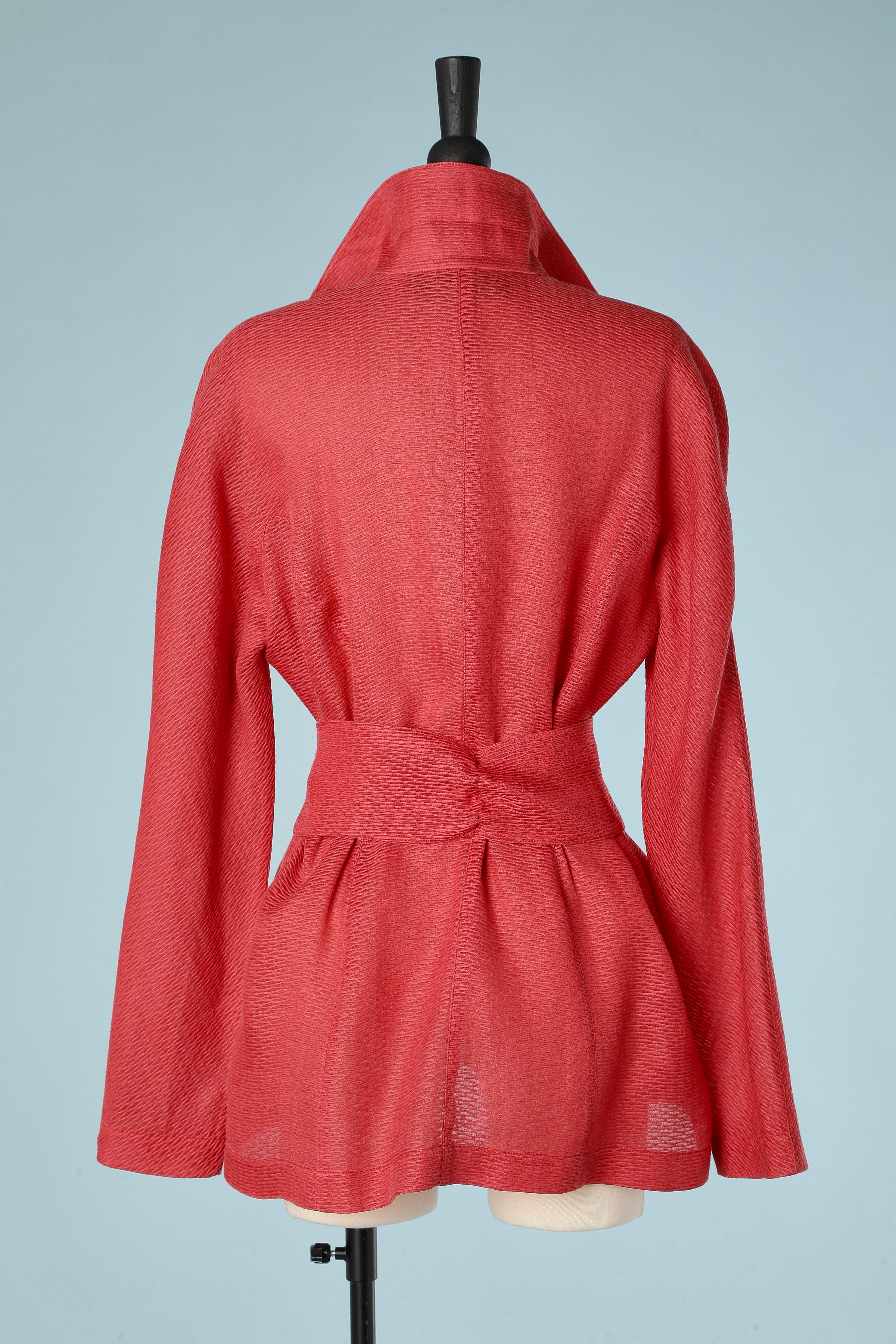 Red silk single breasted jacket with flower appliqué and belt Thierry Mugler For Sale 2